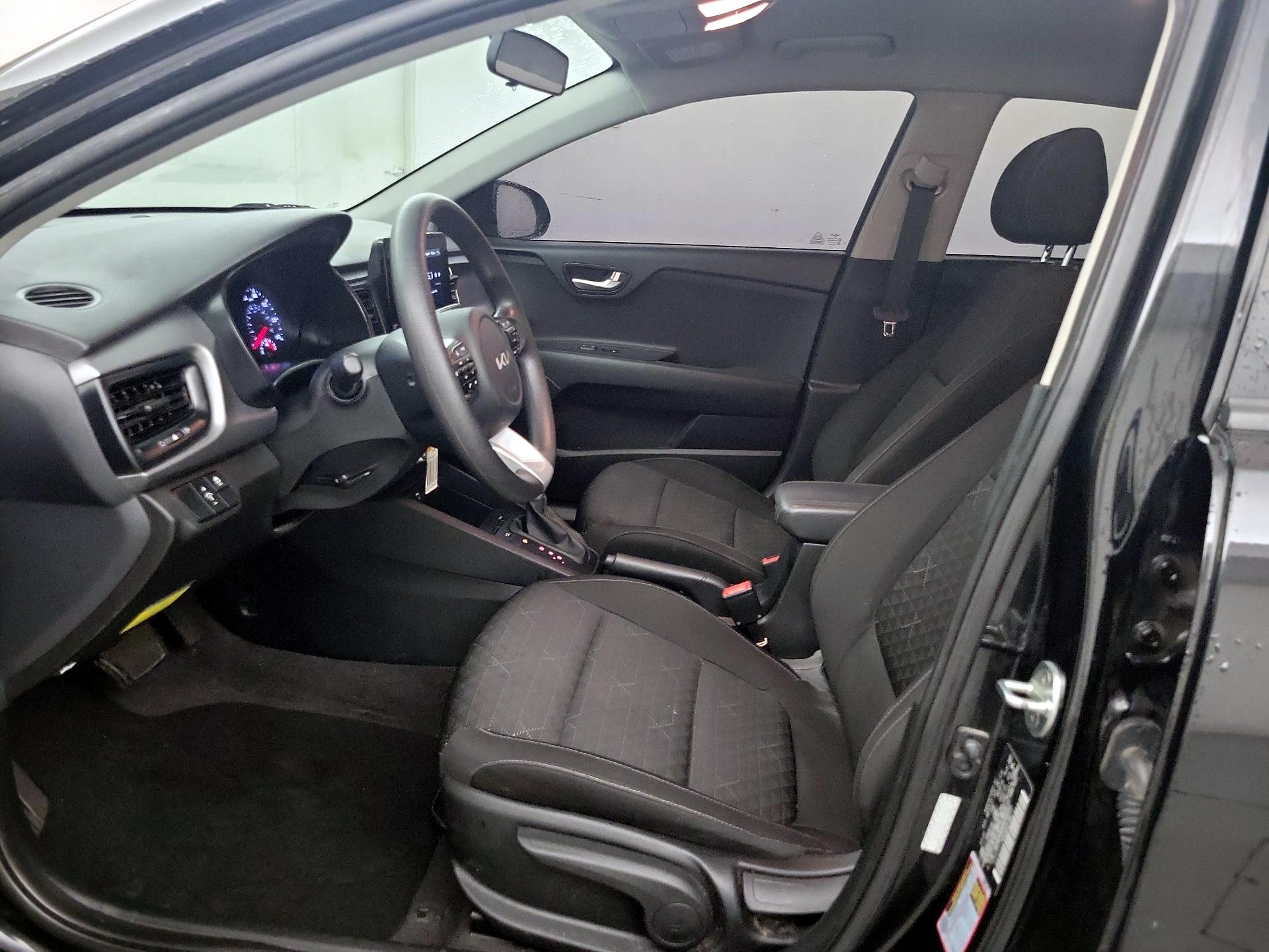 Thumbnail: 2023 Kia Rio - 9