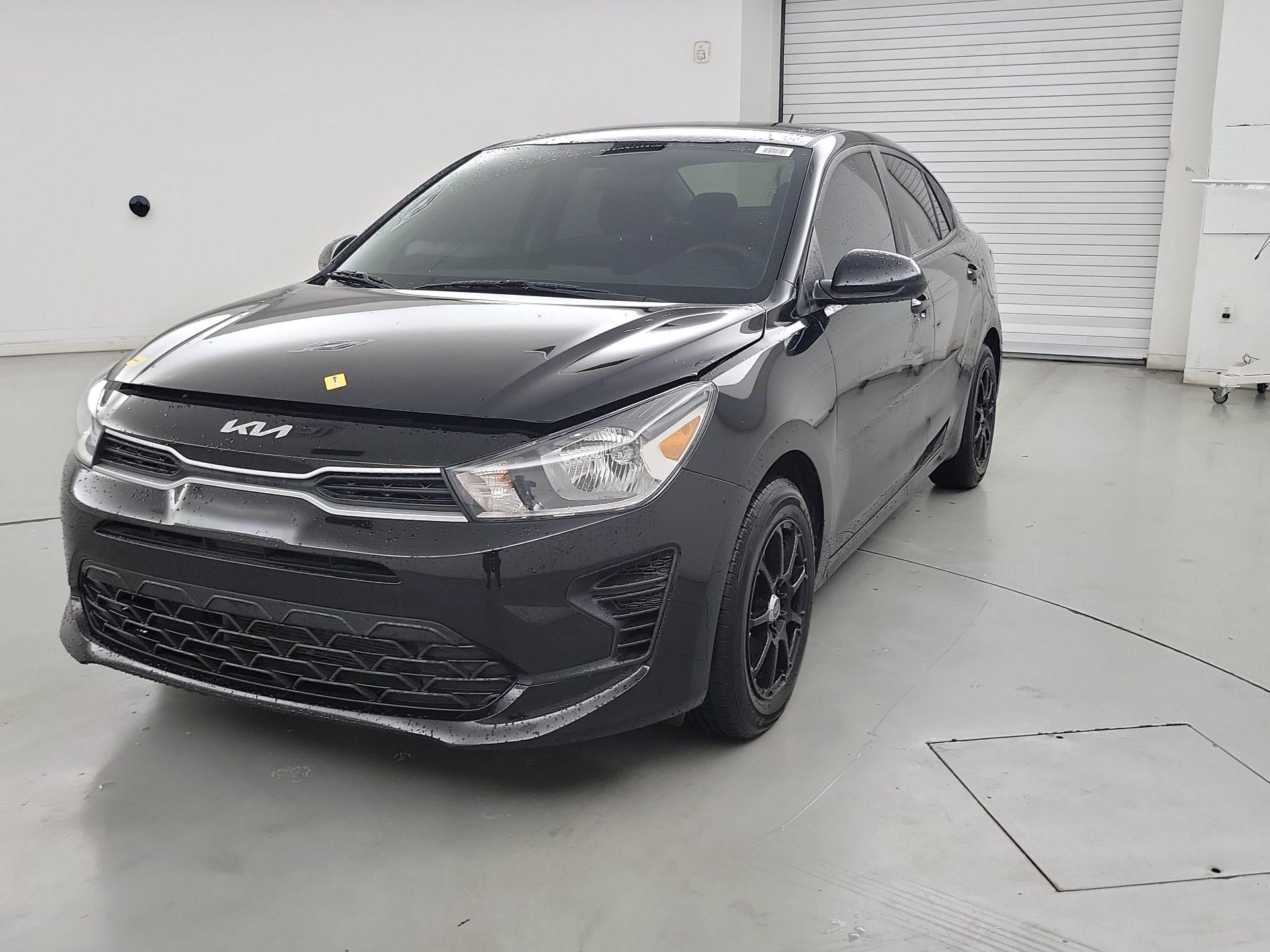 Thumbnail: 2023 Kia Rio - 3