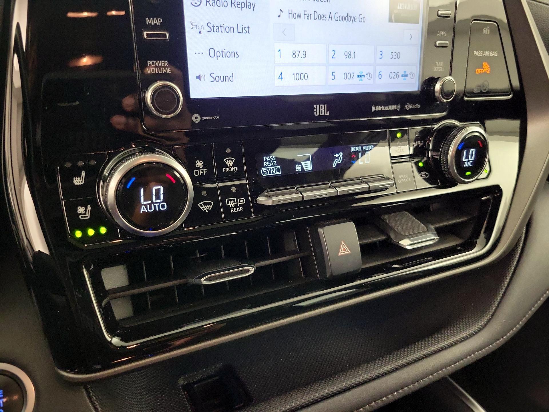Thumbnail: 2020 Toyota Highlander - 17