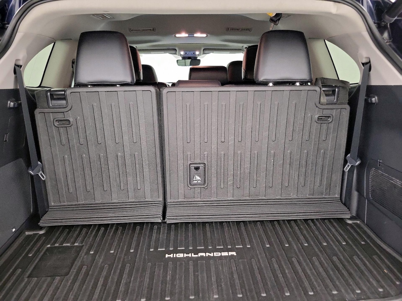 2020 Toyota Highlander Limited - Photo 24
