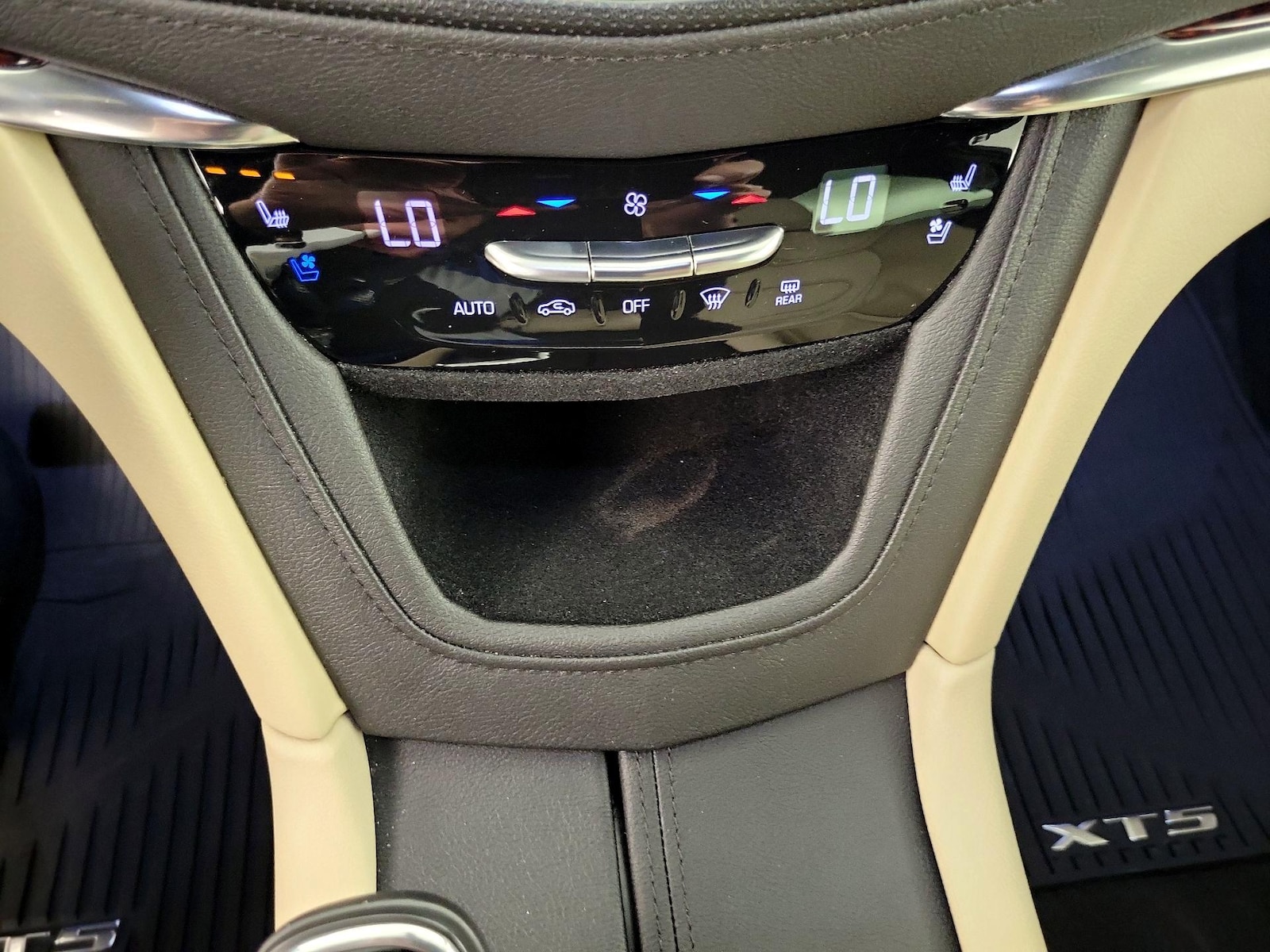 2019 Cadillac XT5 Premium Luxury - Photo 18