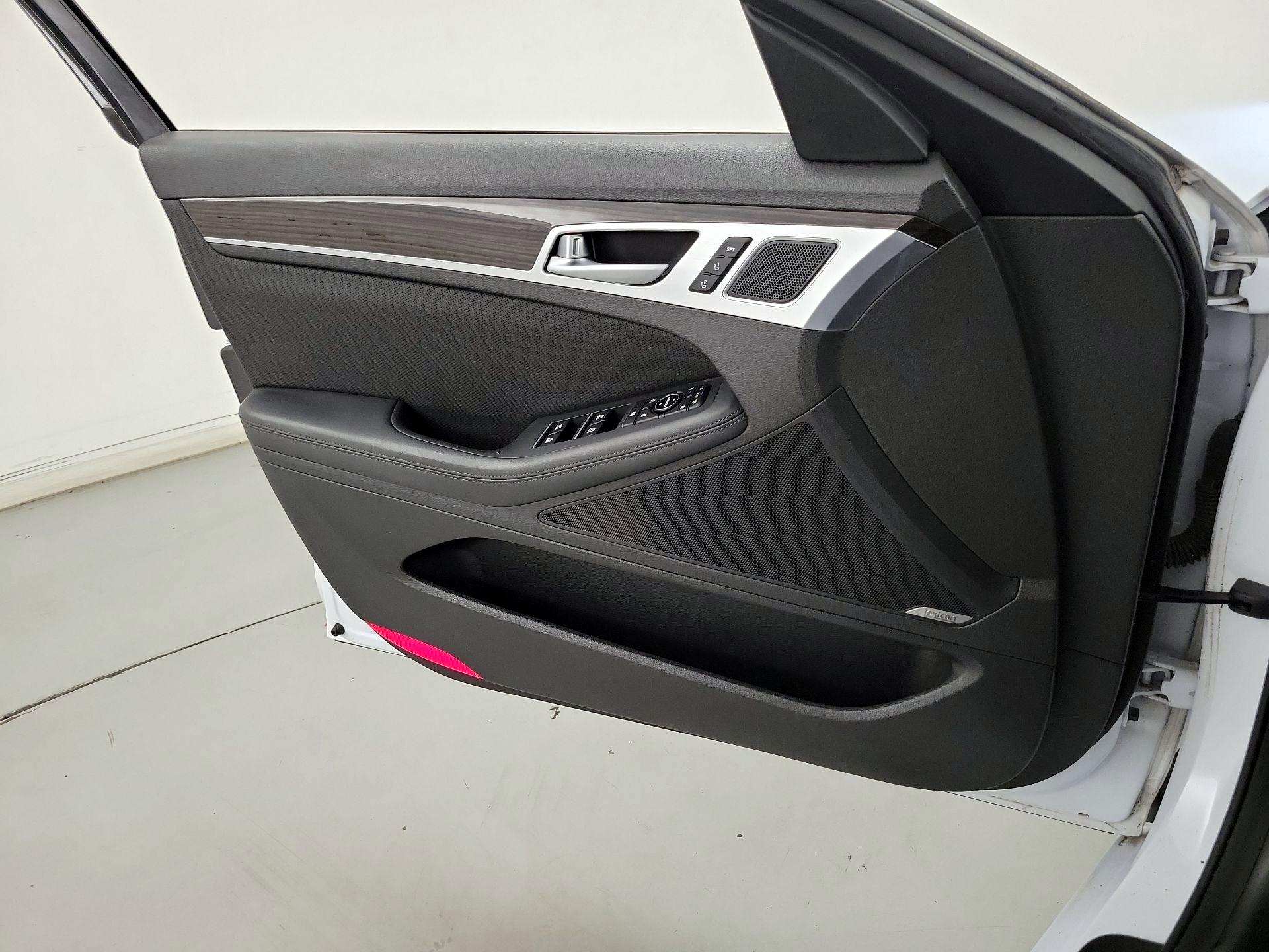 Thumbnail: 2016 Hyundai Genesis - 12