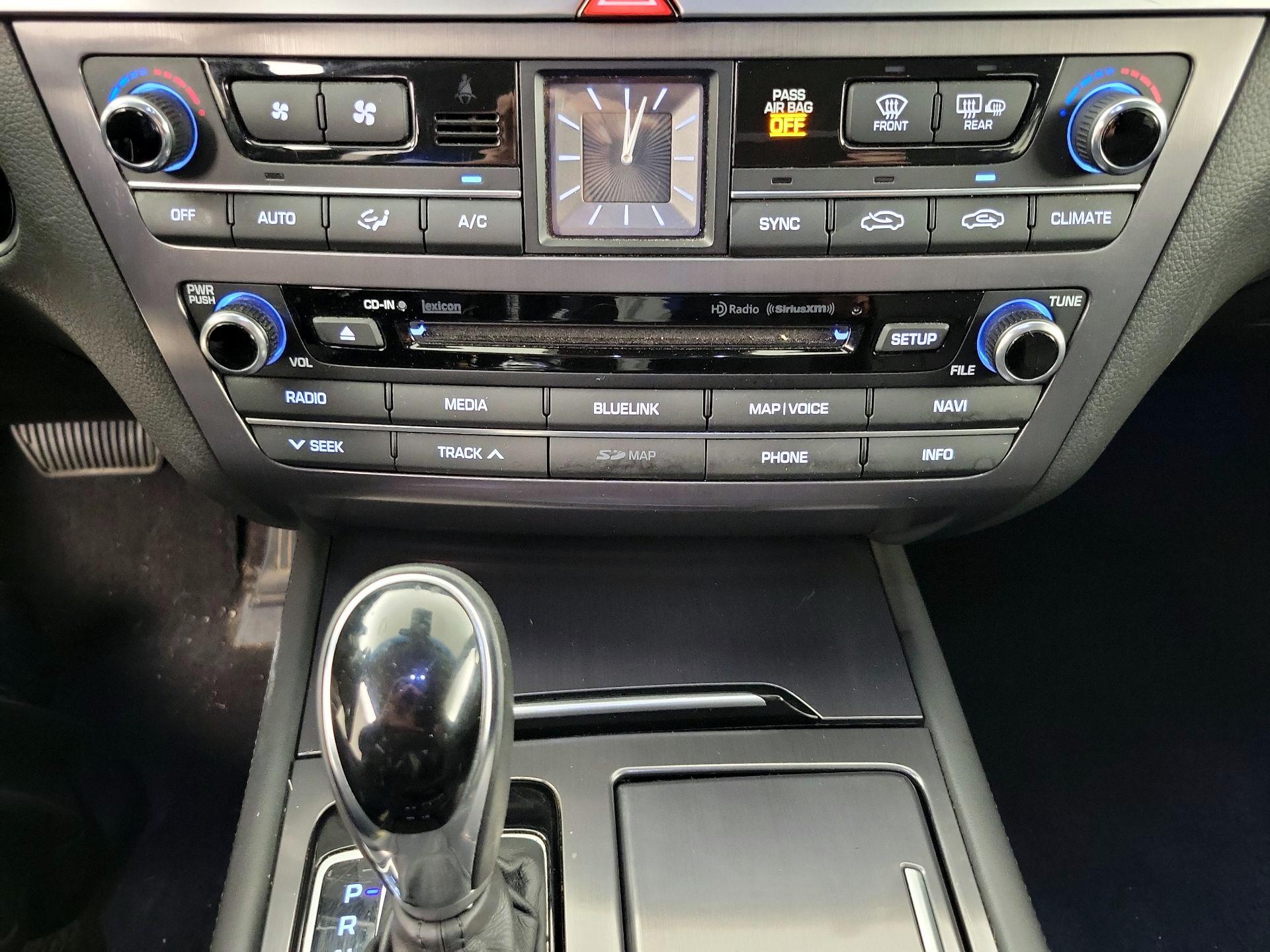 Thumbnail: 2016 Hyundai Genesis - 17