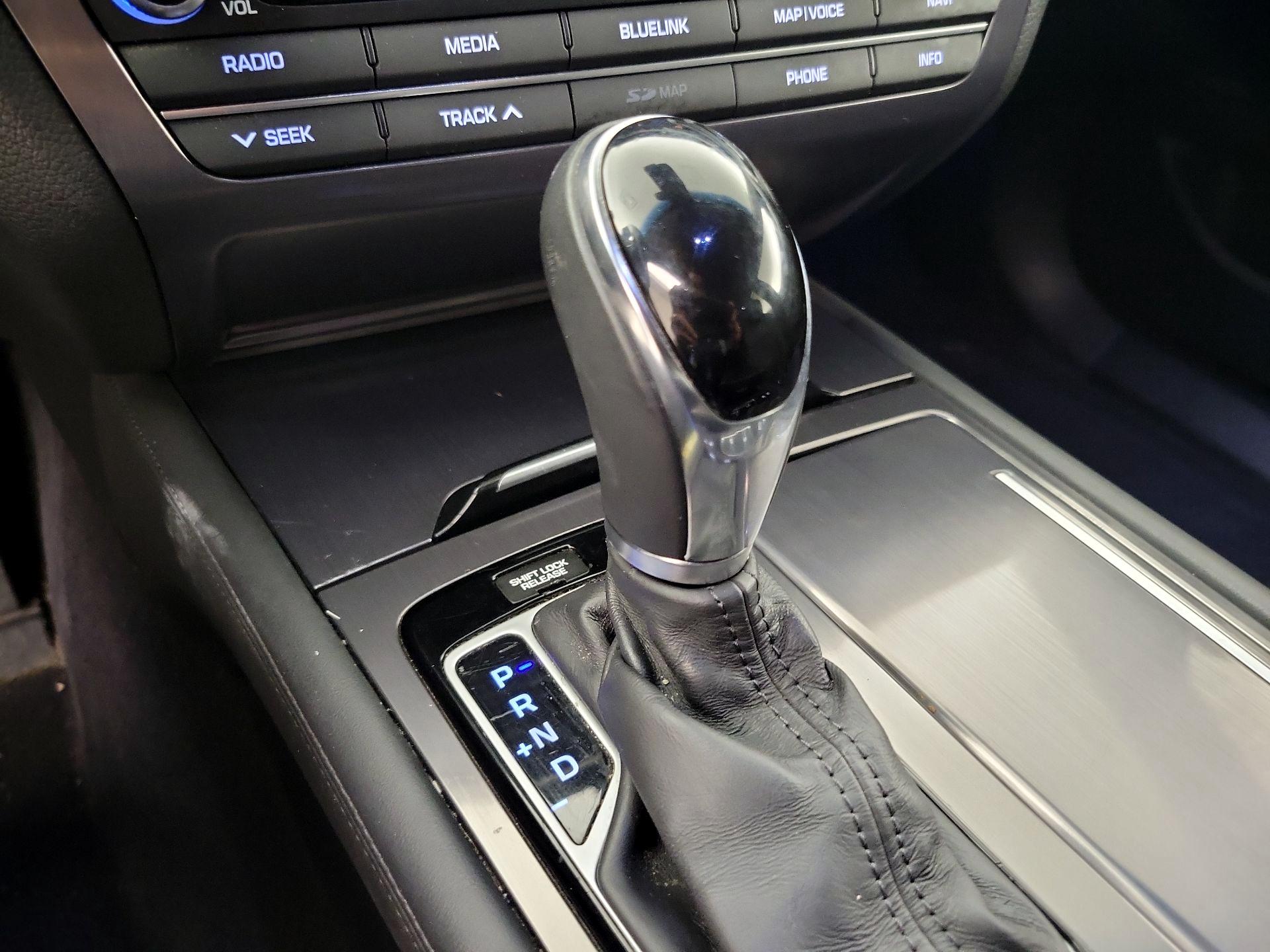 Thumbnail: 2016 Hyundai Genesis - 18
