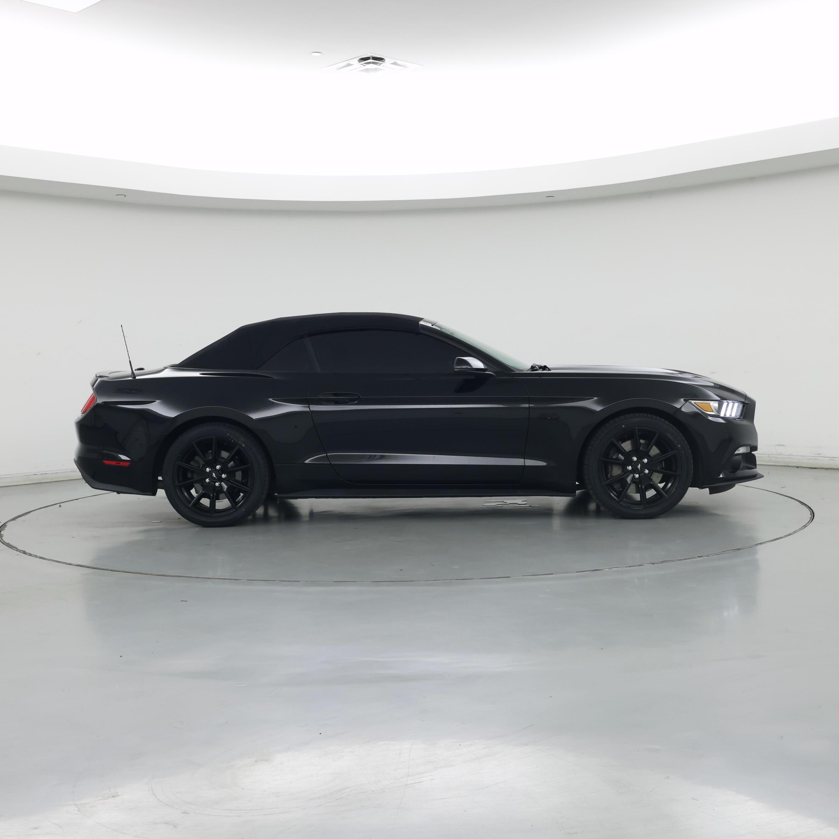 Thumbnail: 2017 Ford Mustang - 7