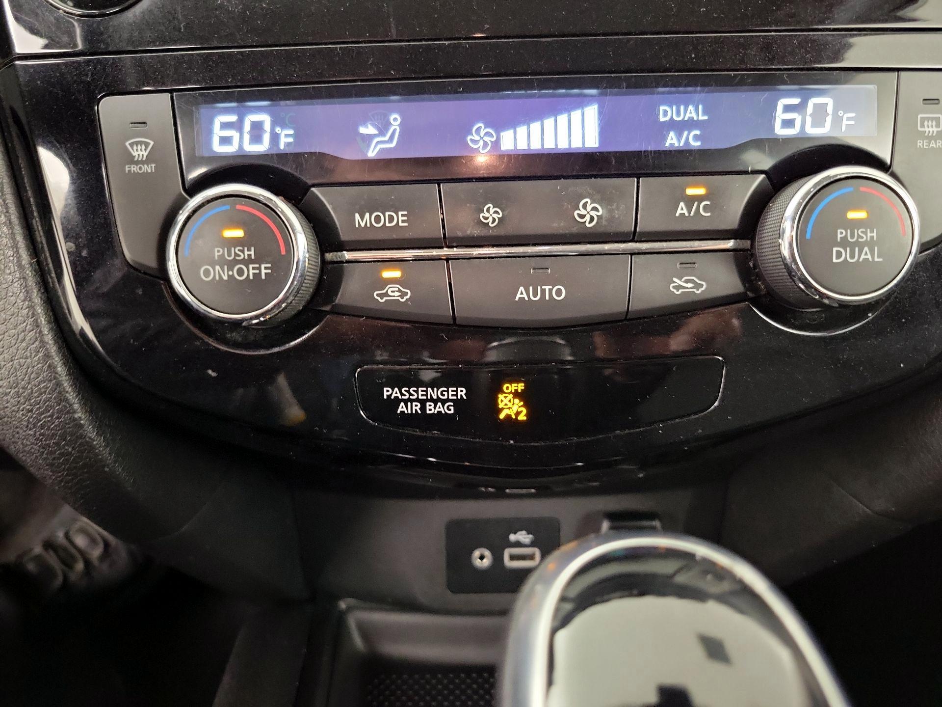 Thumbnail: 2020 Nissan Rogue - 14