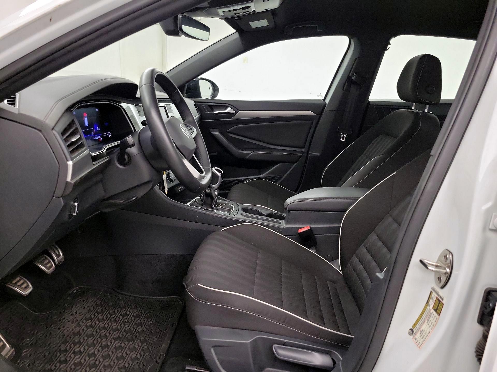 Thumbnail: 2024 Volkswagen Jetta - 11