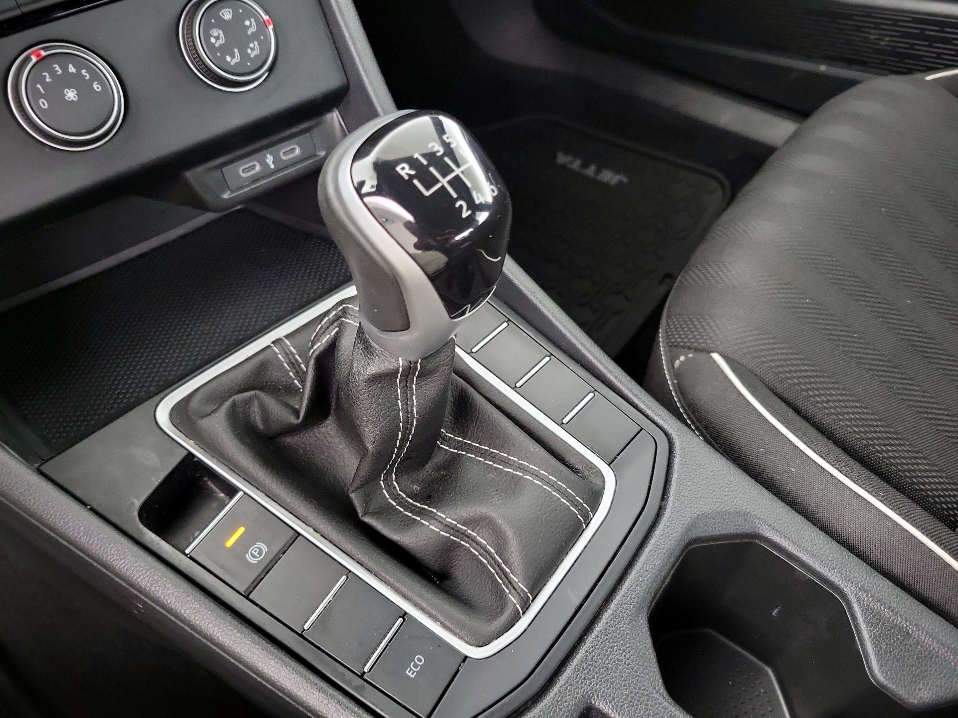 Thumbnail: 2024 Volkswagen Jetta - 17