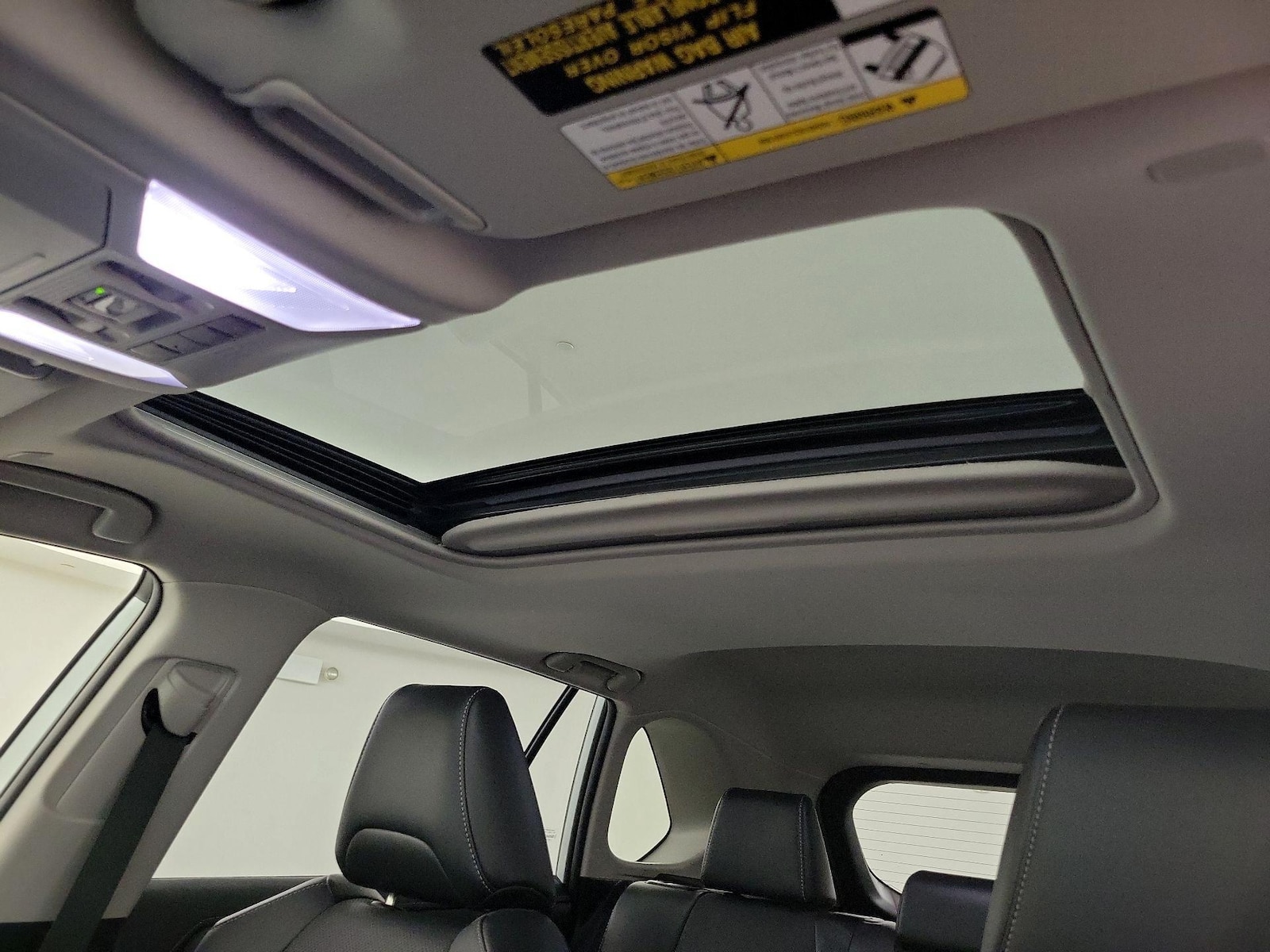 Sunroof(s) & Overhead Airbags