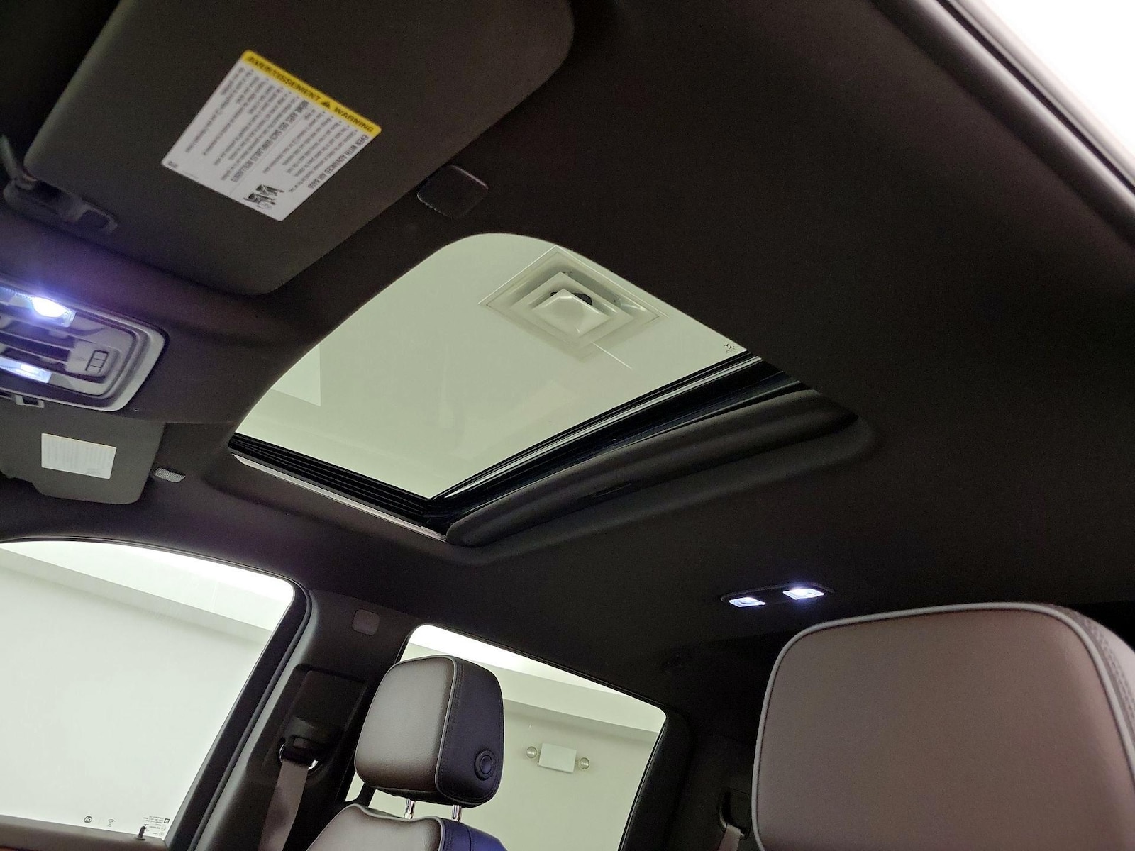 Sunroof(s) & Overhead Airbags