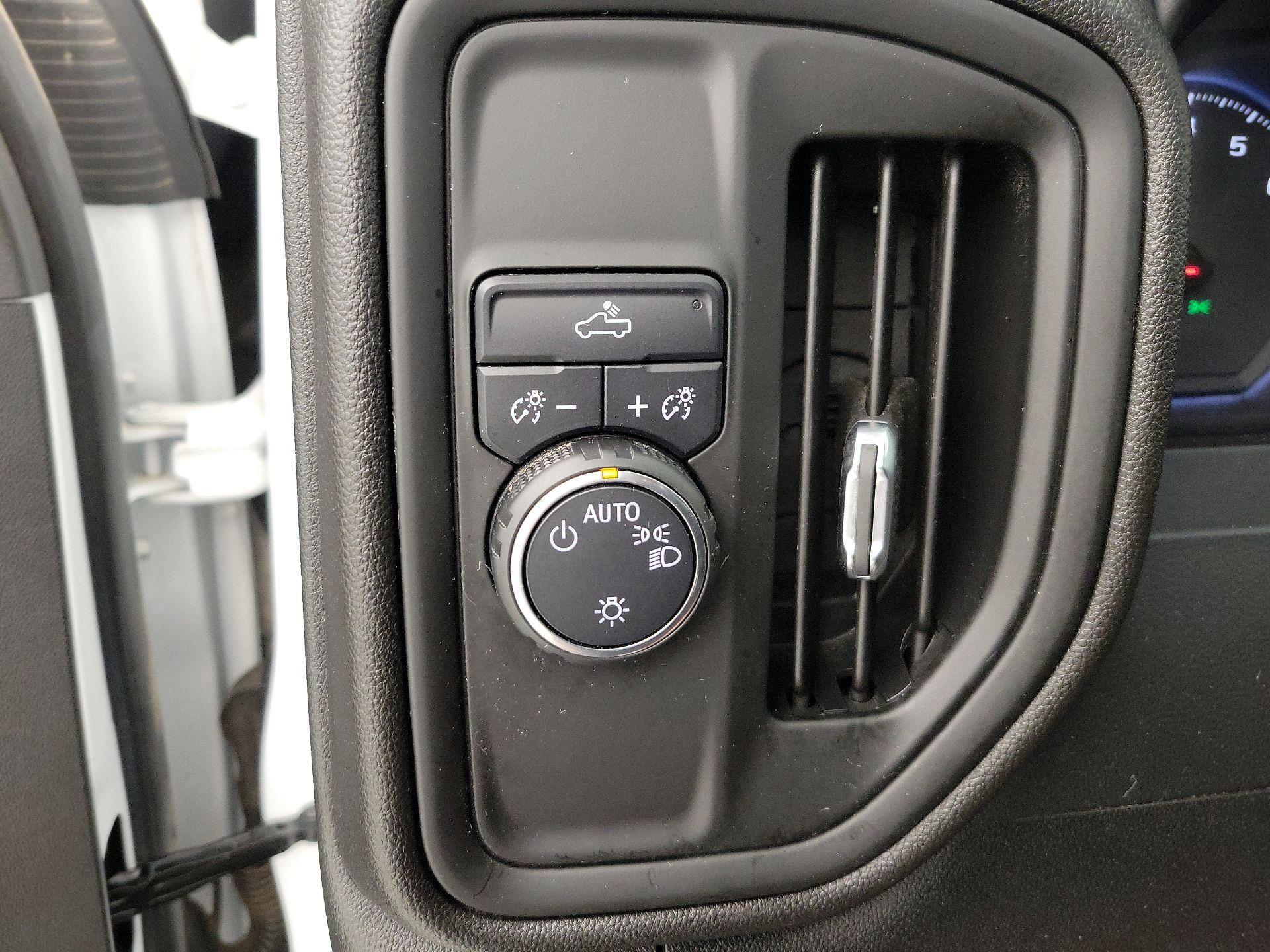 Thumbnail: 2020 Chevrolet Silverado 2500 - 13