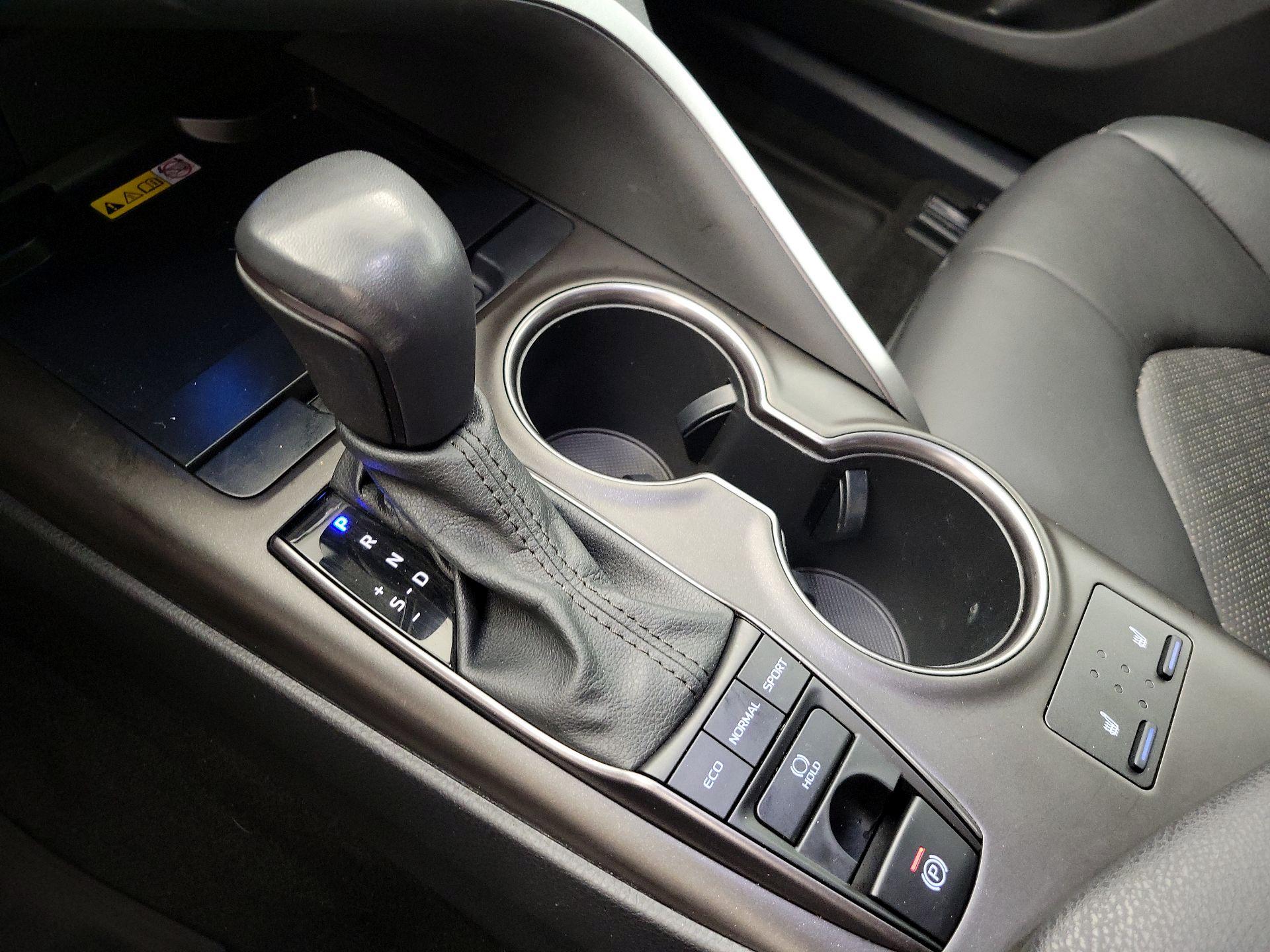 Thumbnail: 2022 Toyota Camry - 17