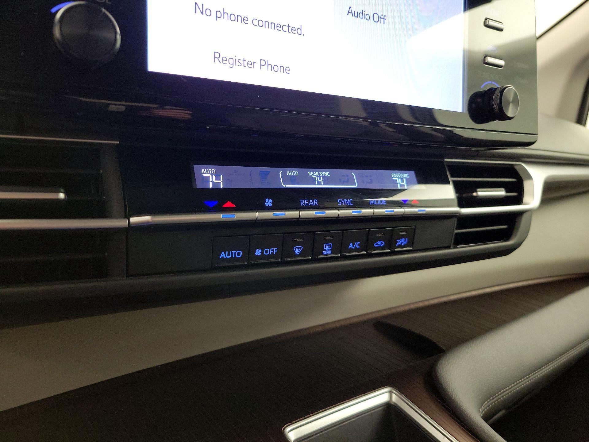 Thumbnail: 2024 Toyota Sienna - 16