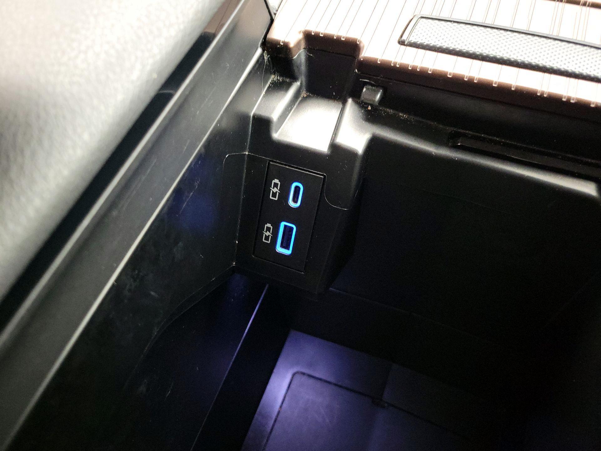 Thumbnail: 2024 Toyota Sienna - 18