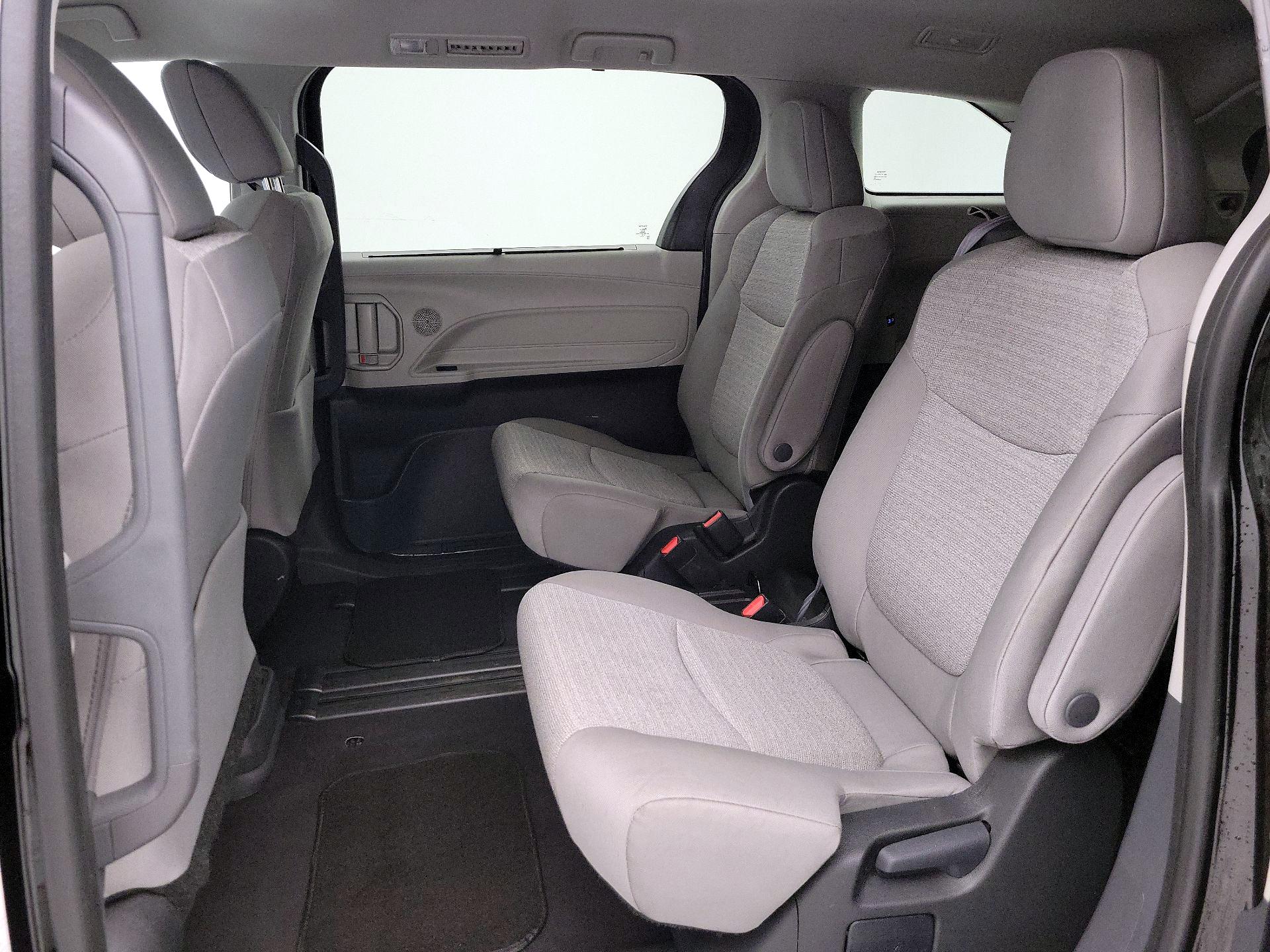 Thumbnail: 2024 Toyota Sienna - 19