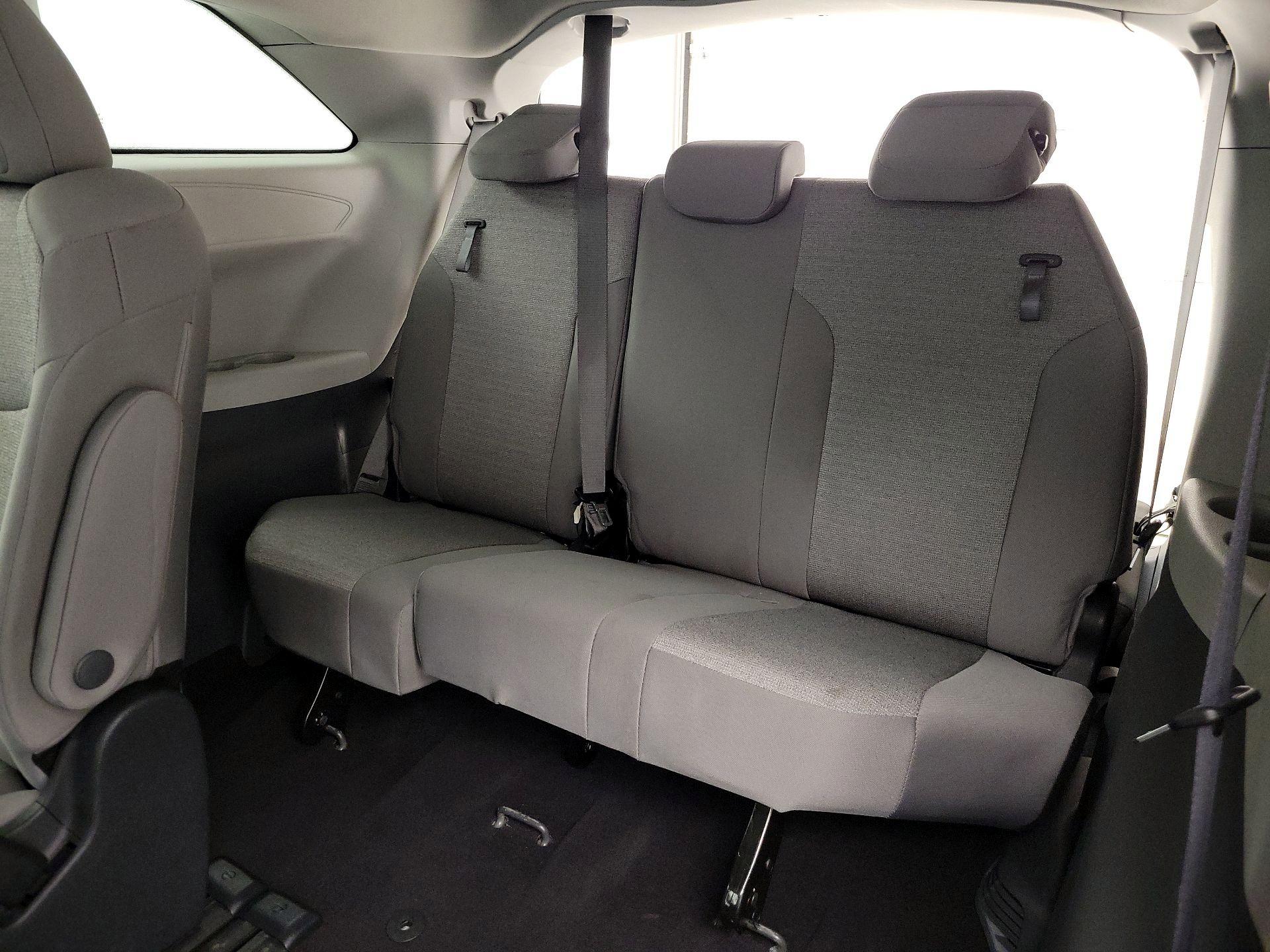 Thumbnail: 2024 Toyota Sienna - 20