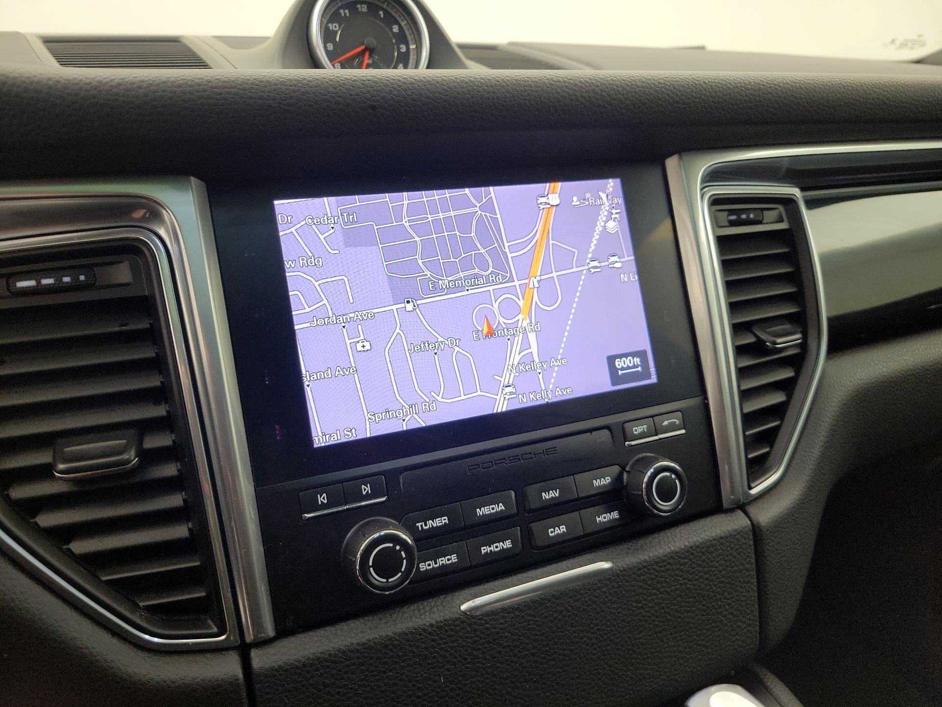 Thumbnail: 2018 Porsche Macan - 14