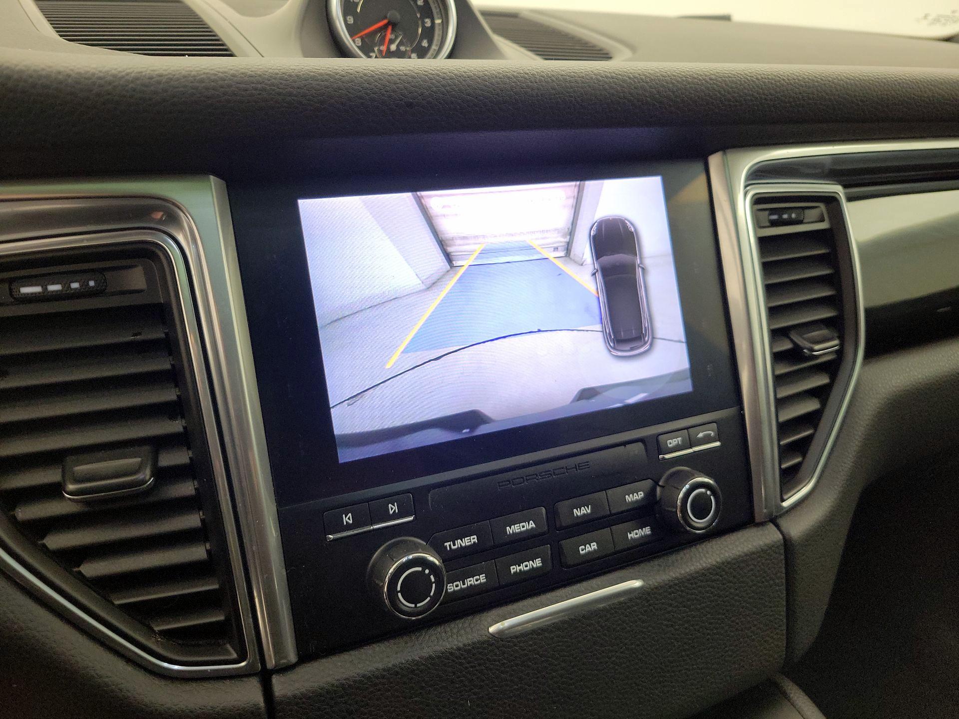 Thumbnail: 2018 Porsche Macan - 15