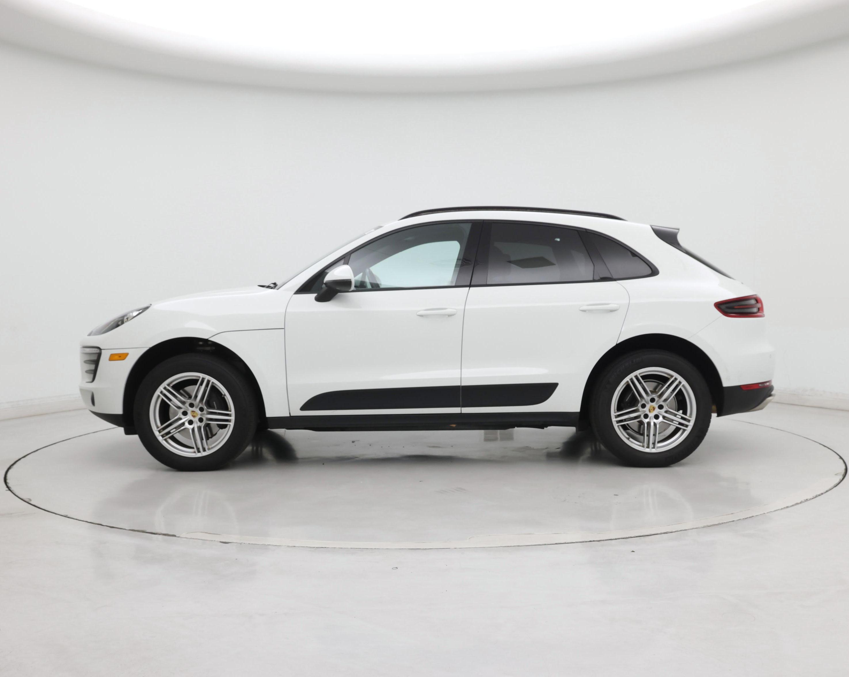 Thumbnail: 2018 Porsche Macan - 3