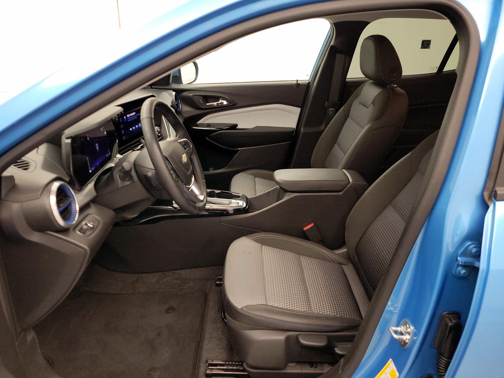 Thumbnail: 2025 Chevrolet Trax - 11