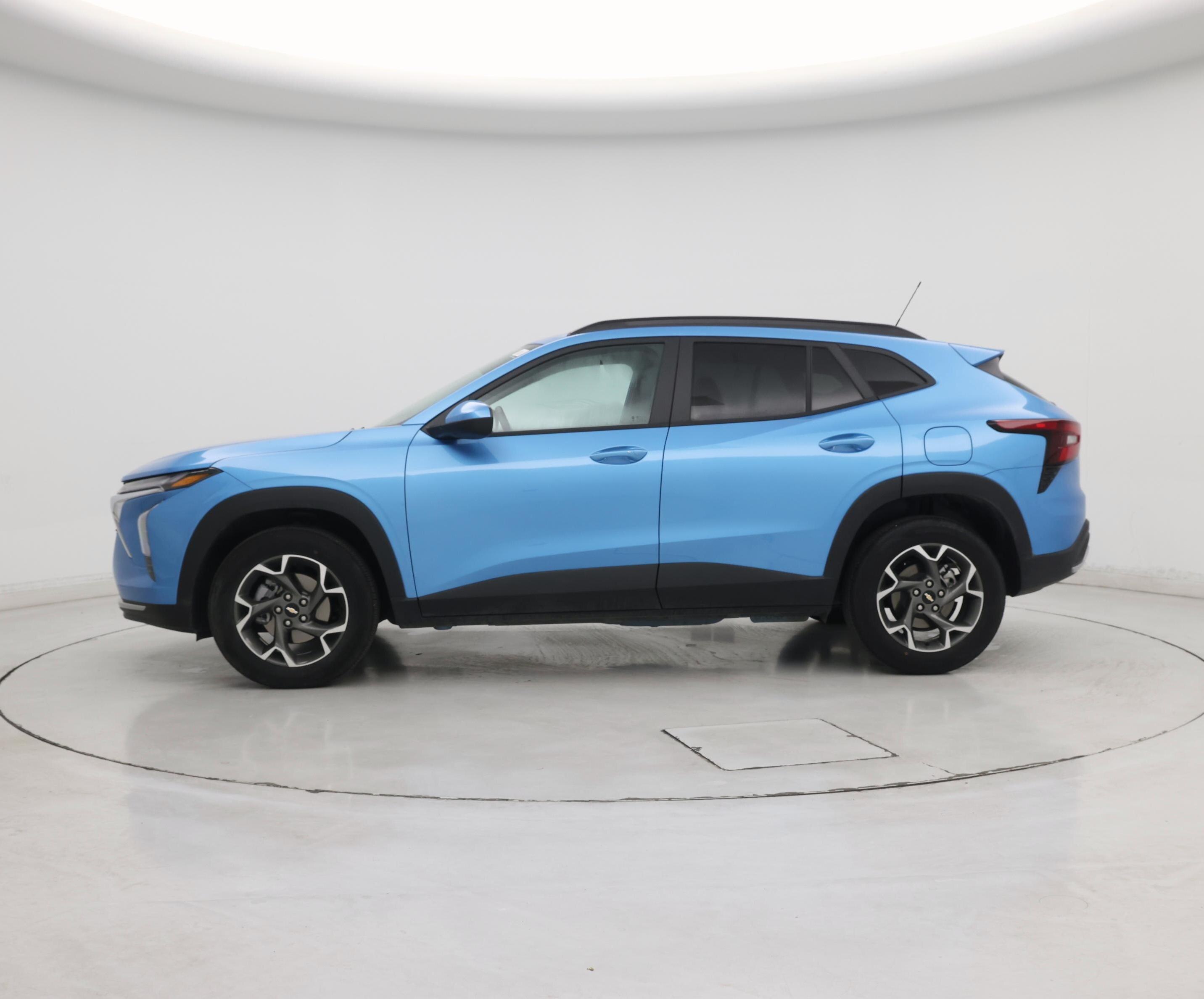 Thumbnail: 2025 Chevrolet Trax - 3