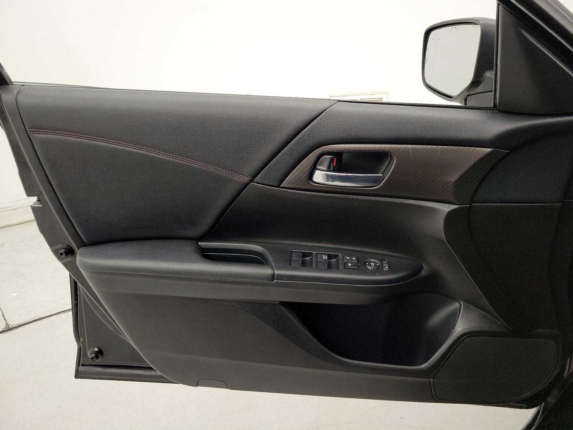 Thumbnail: 2017 Honda Accord - 12