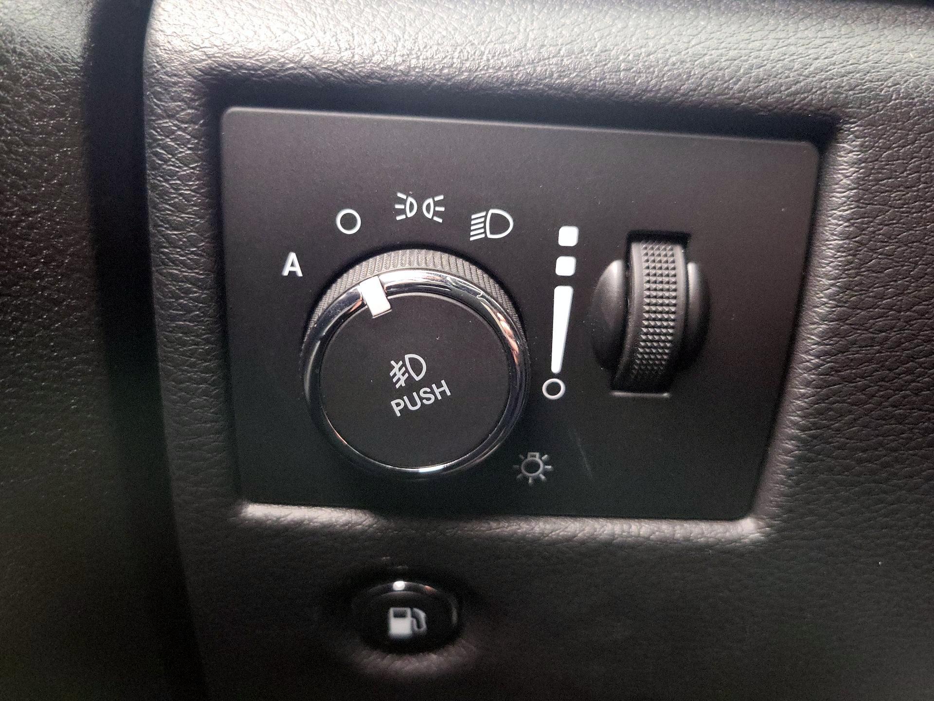 Thumbnail: 2020 Jeep Grand Cherokee - 13