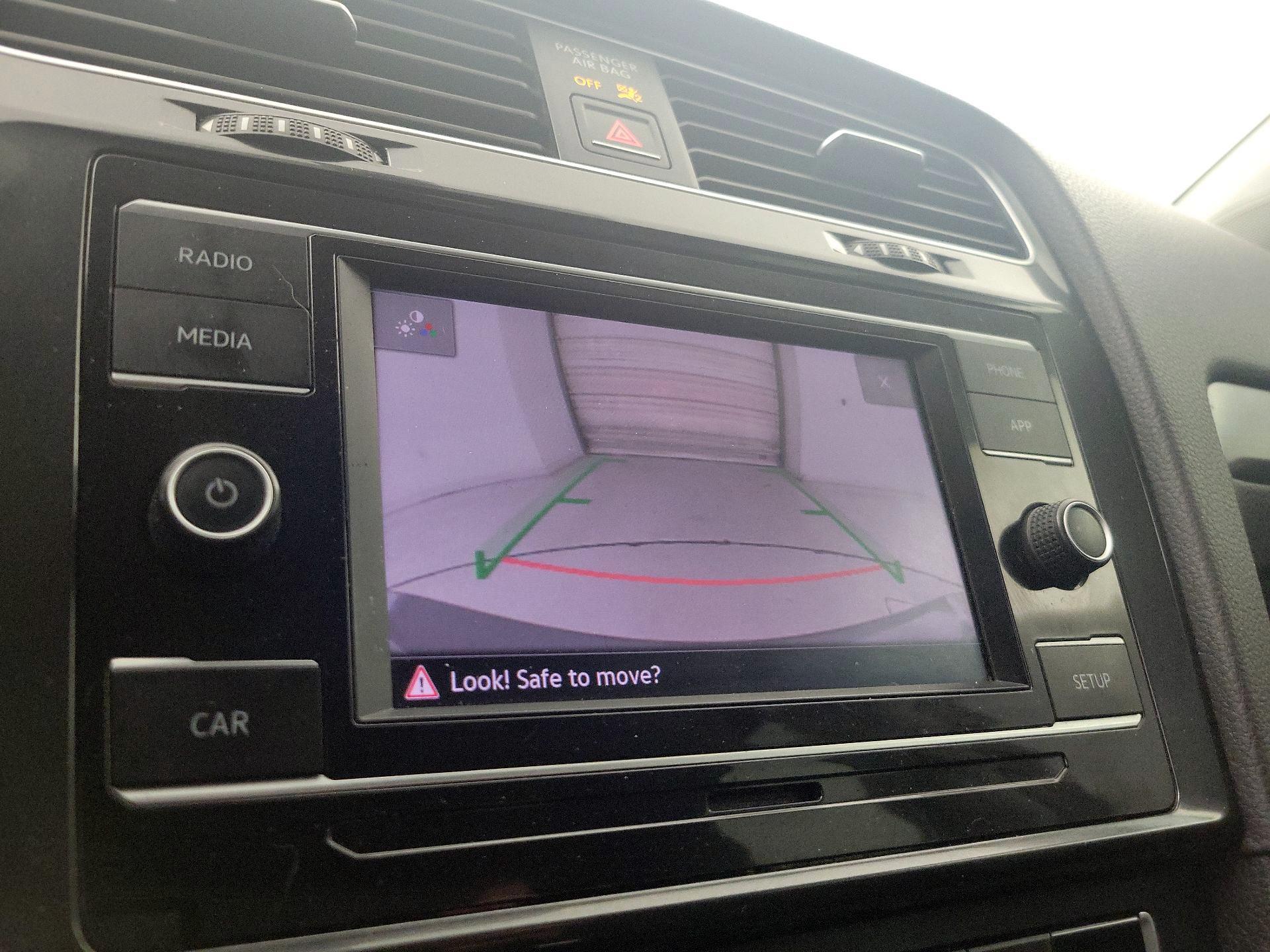 Thumbnail: 2018 Volkswagen Golf - 14