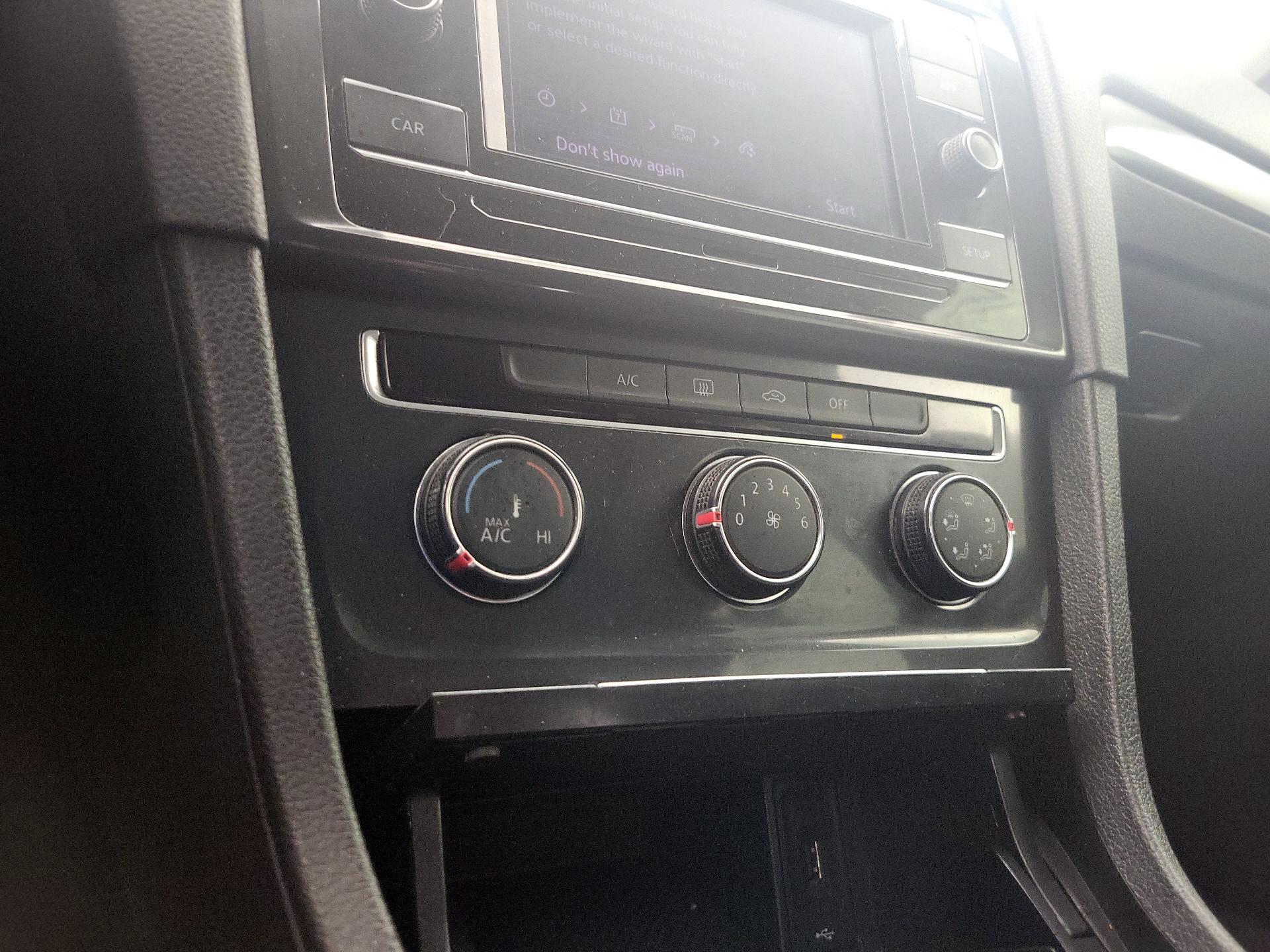 Thumbnail: 2018 Volkswagen Golf - 16