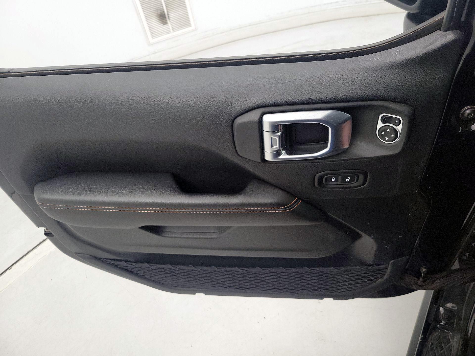 Thumbnail: 2021 Jeep Gladiator - 12