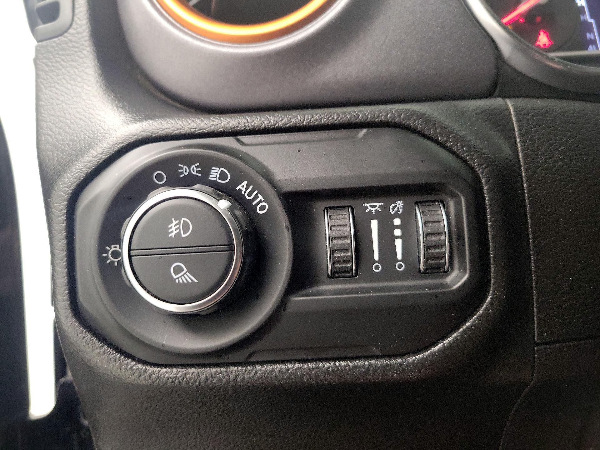 Thumbnail: 2021 Jeep Gladiator - 13