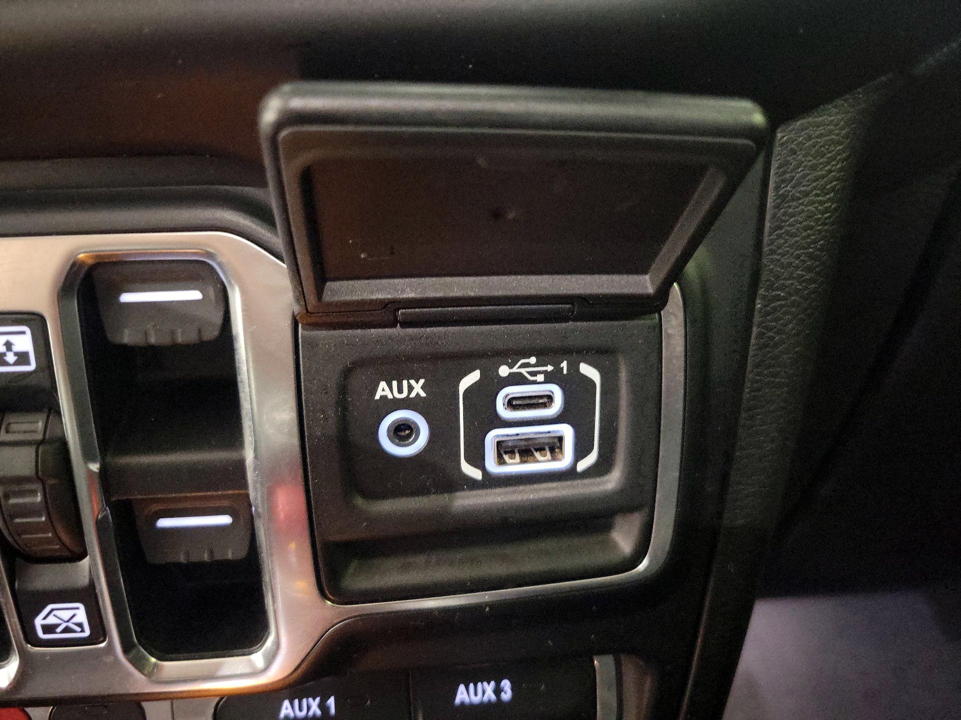 Thumbnail: 2021 Jeep Gladiator - 19