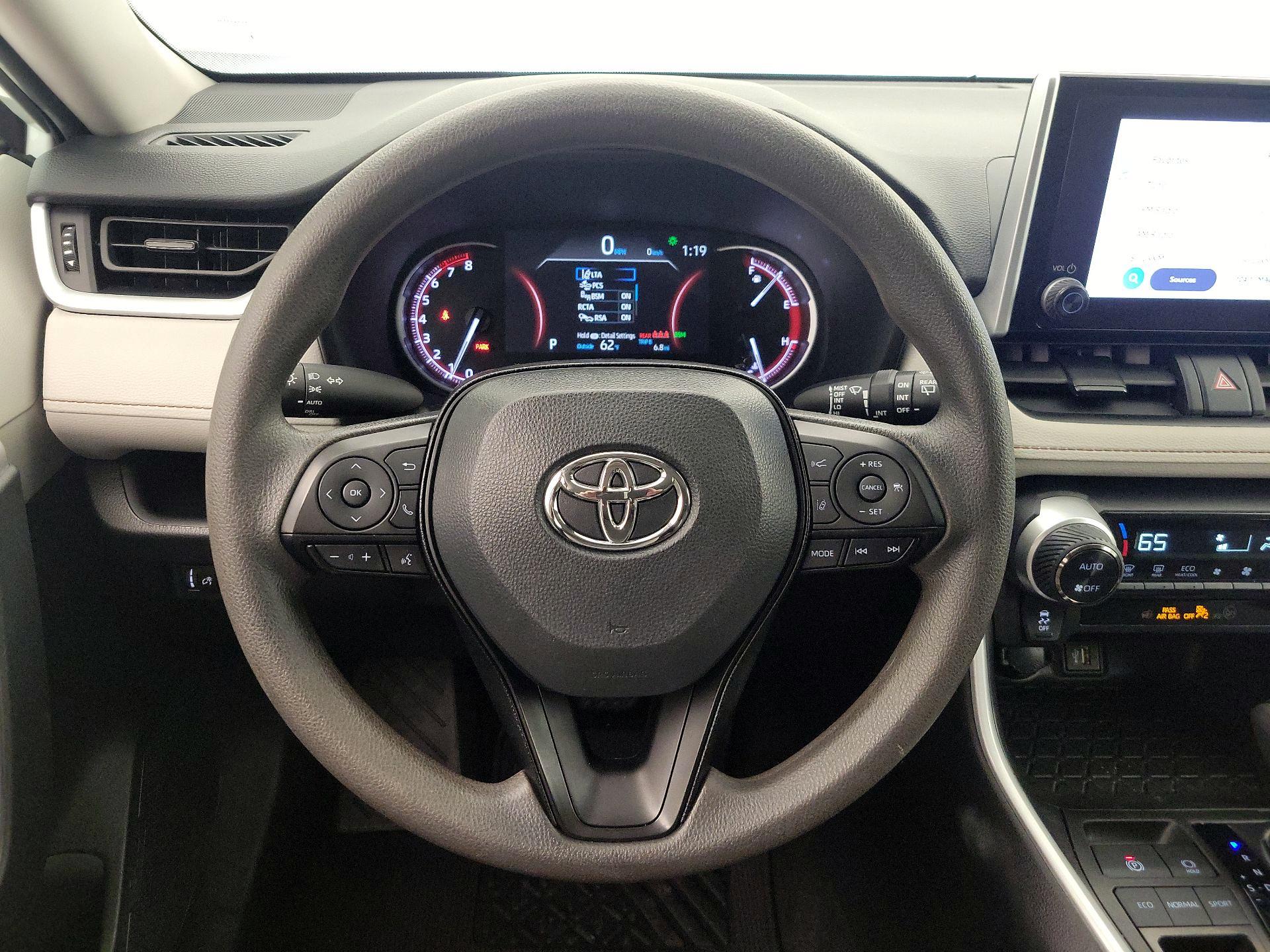 Thumbnail: 2024 Toyota RAV4 - 10