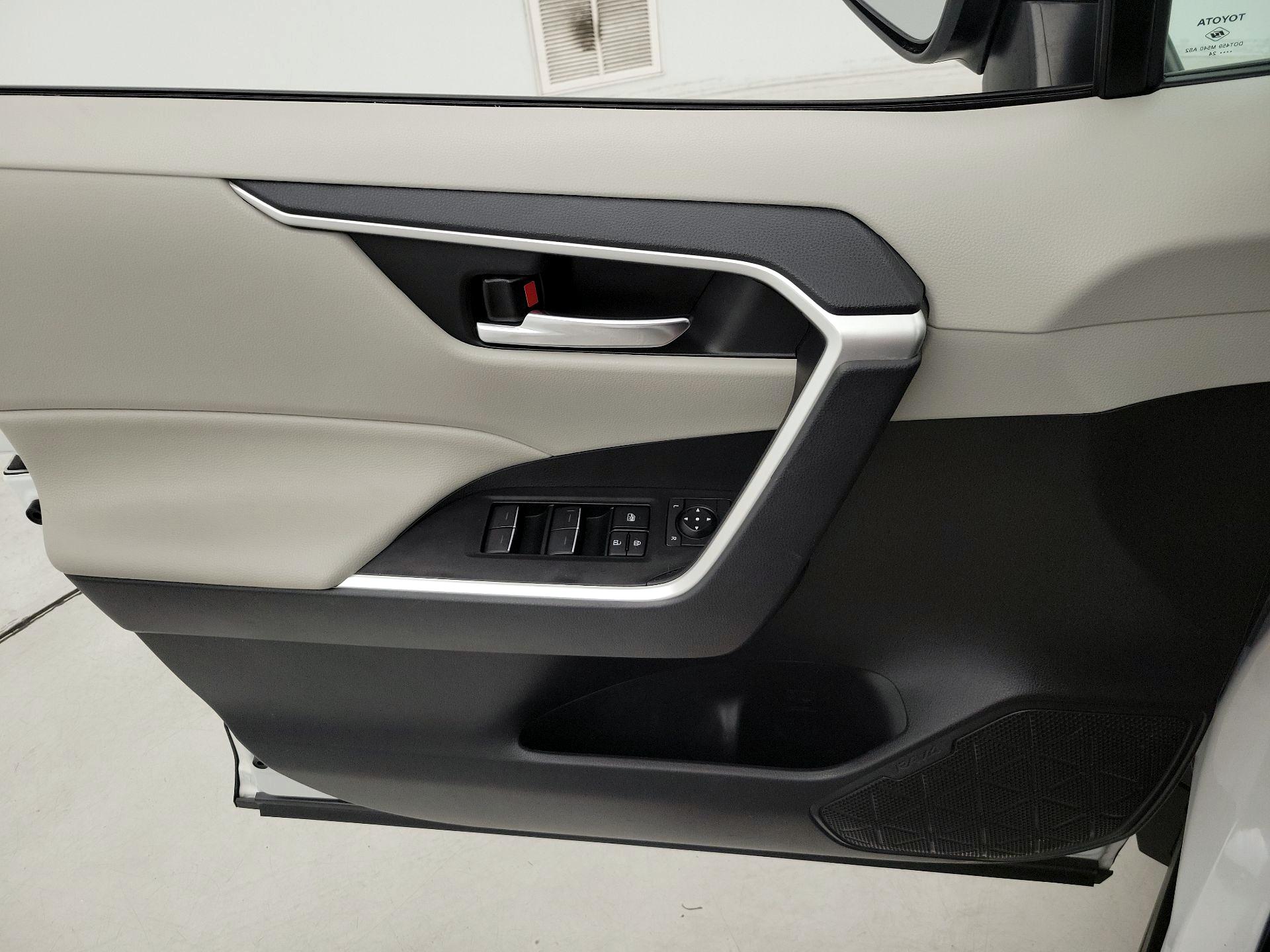 Thumbnail: 2024 Toyota RAV4 - 12