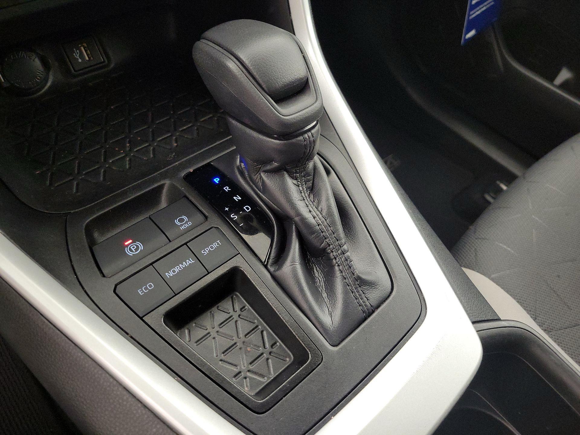 Thumbnail: 2024 Toyota RAV4 - 17