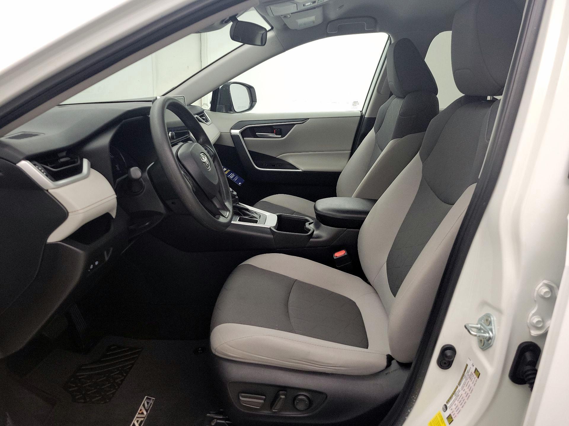 Thumbnail: 2024 Toyota RAV4 - 11