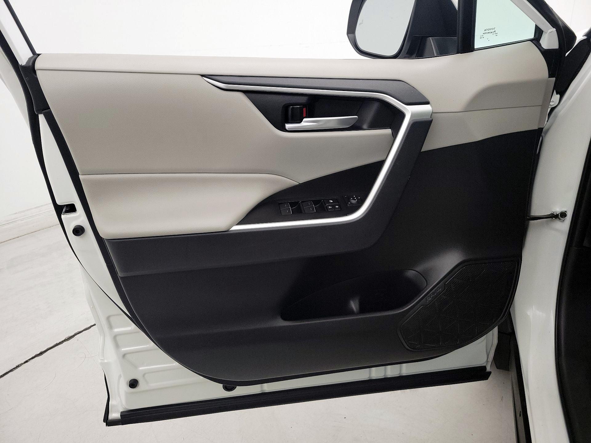 Thumbnail: 2024 Toyota RAV4 - 12