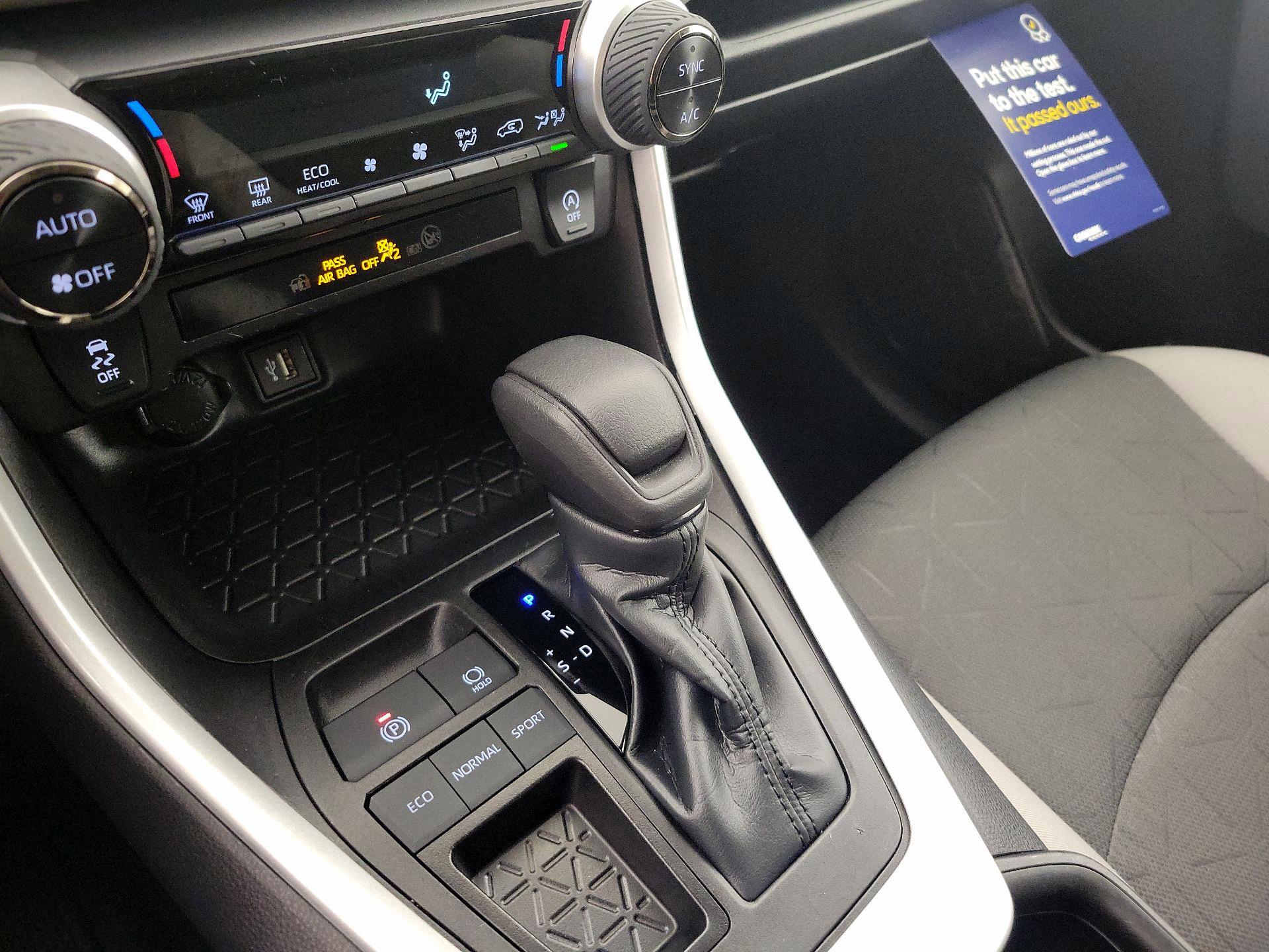 Thumbnail: 2024 Toyota RAV4 - 17