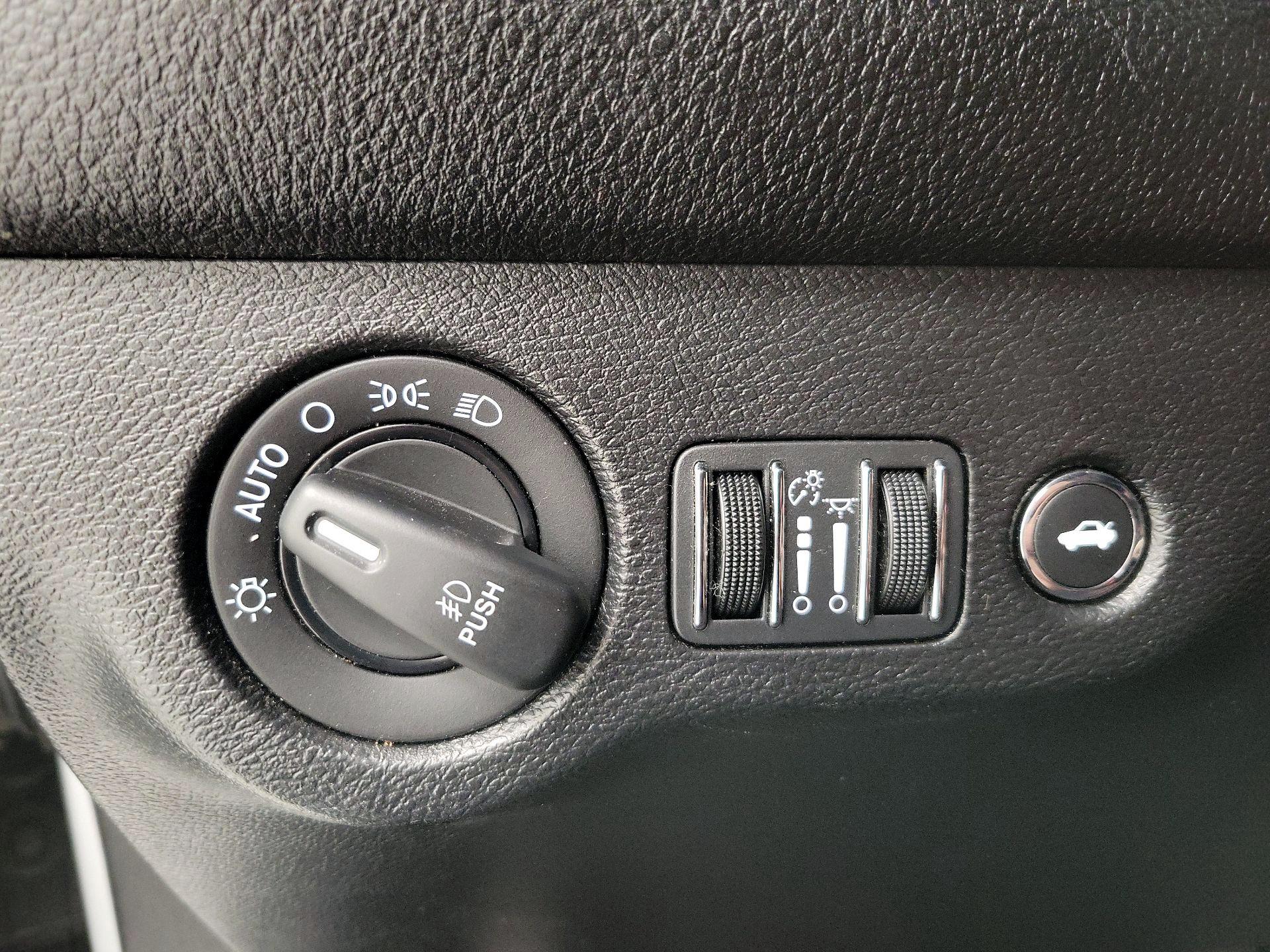 Thumbnail: 2019 Dodge Challenger - 13