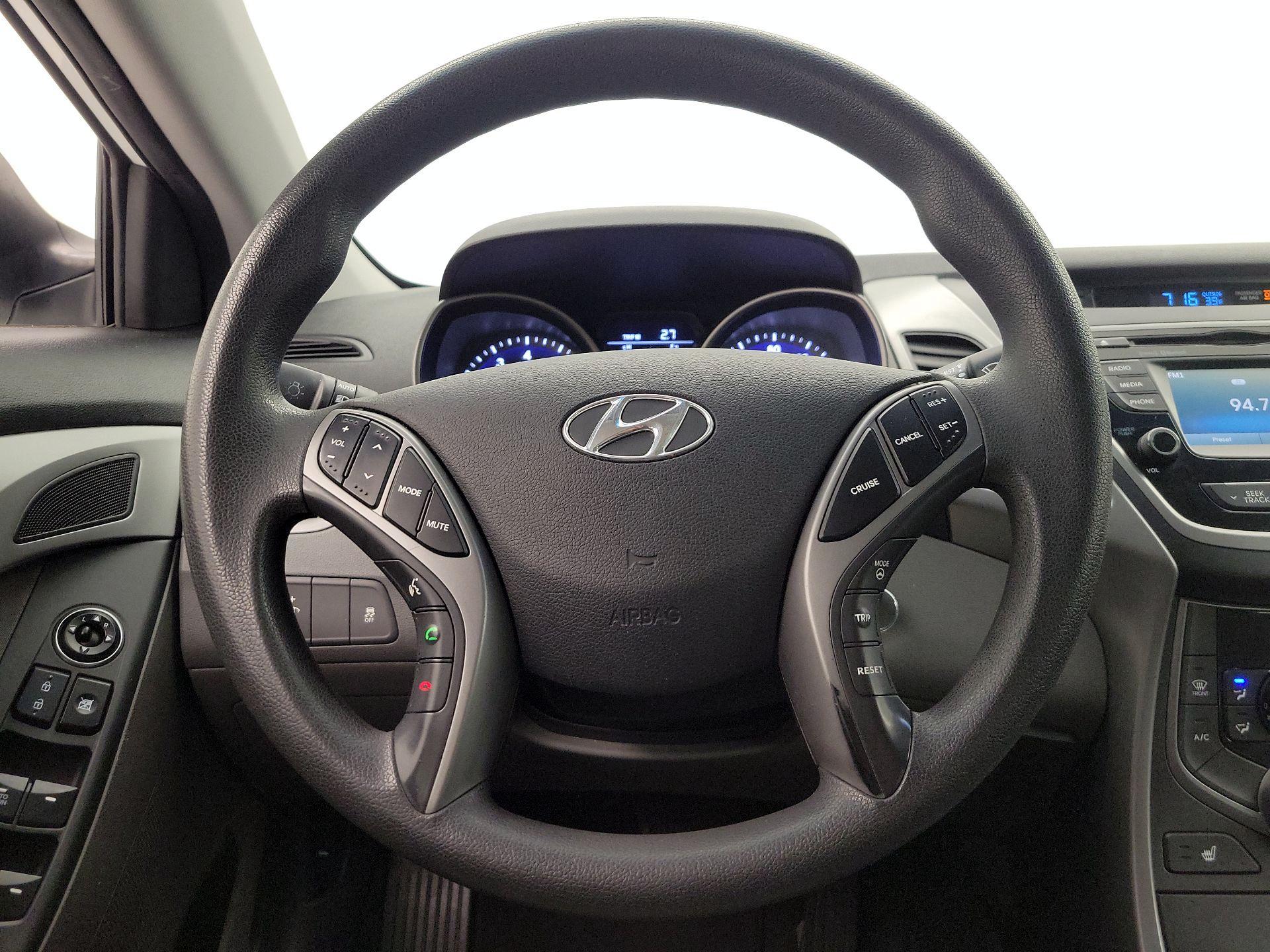 Thumbnail: 2014 Hyundai Elantra - 10