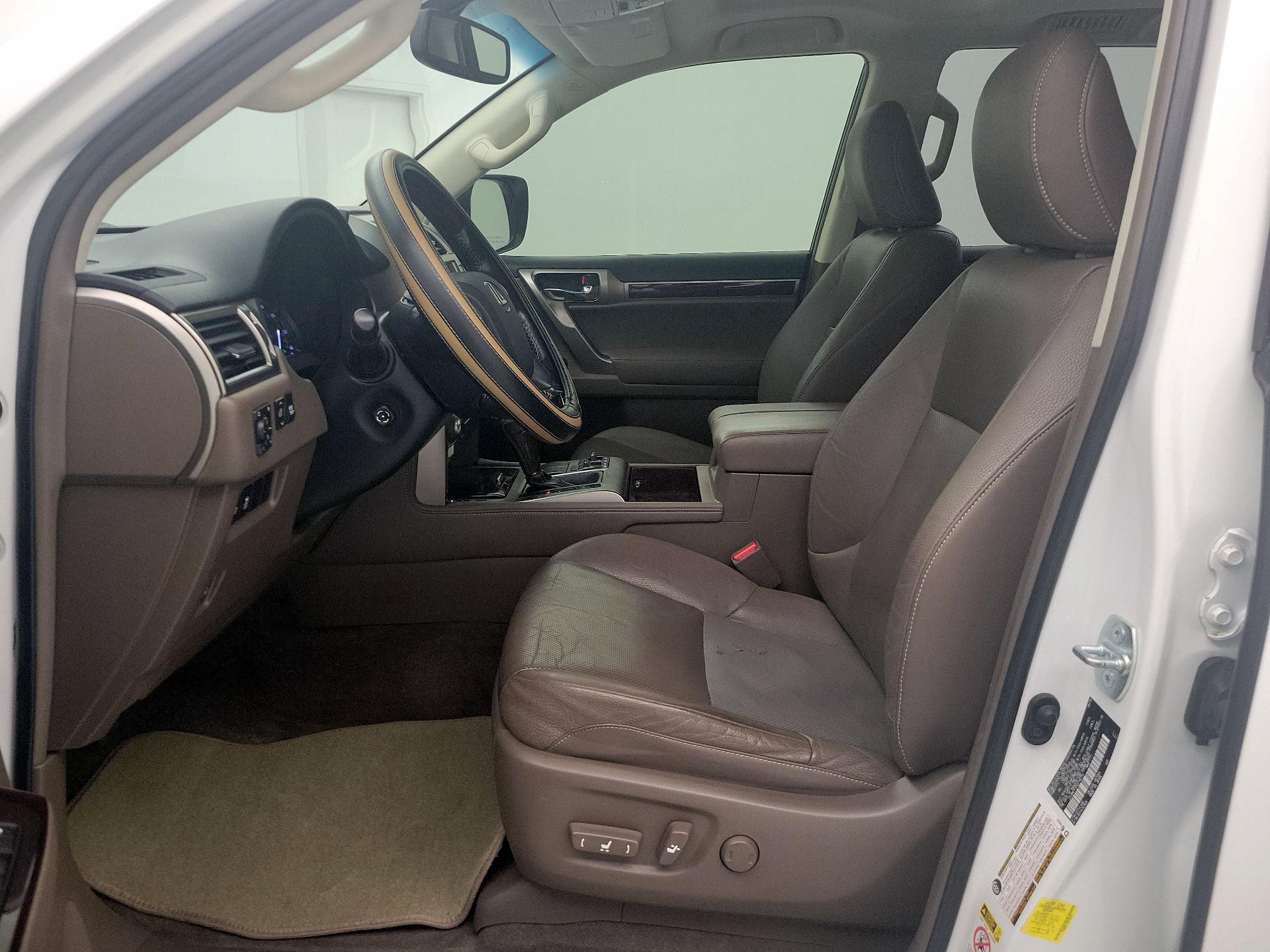 Thumbnail: 2016 Lexus GX - 11