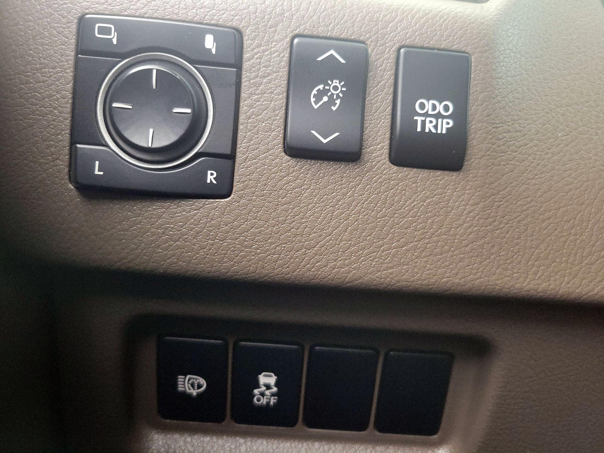 Thumbnail: 2016 Lexus GX - 13