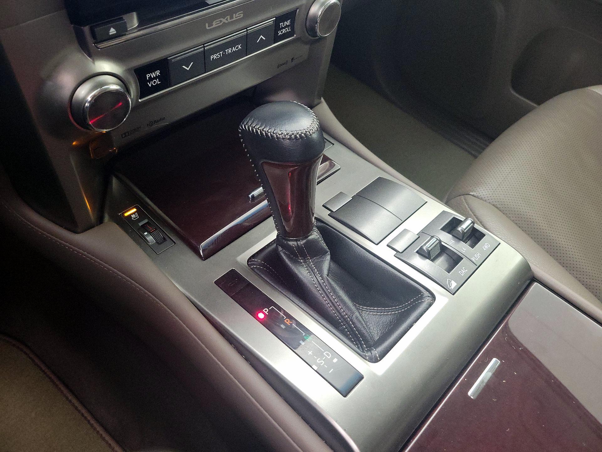 Thumbnail: 2016 Lexus GX - 18