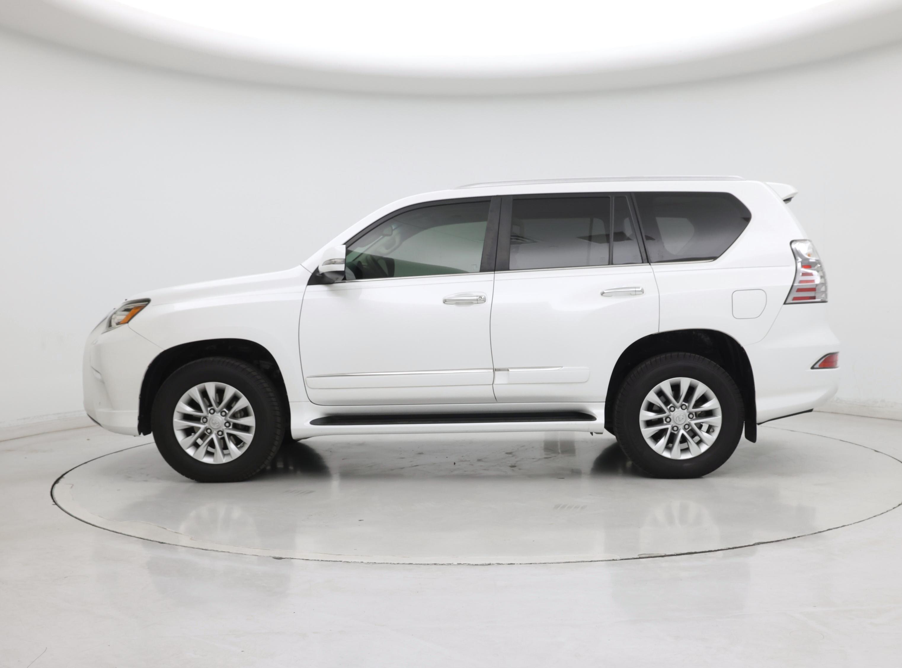 Thumbnail: 2016 Lexus GX - 3