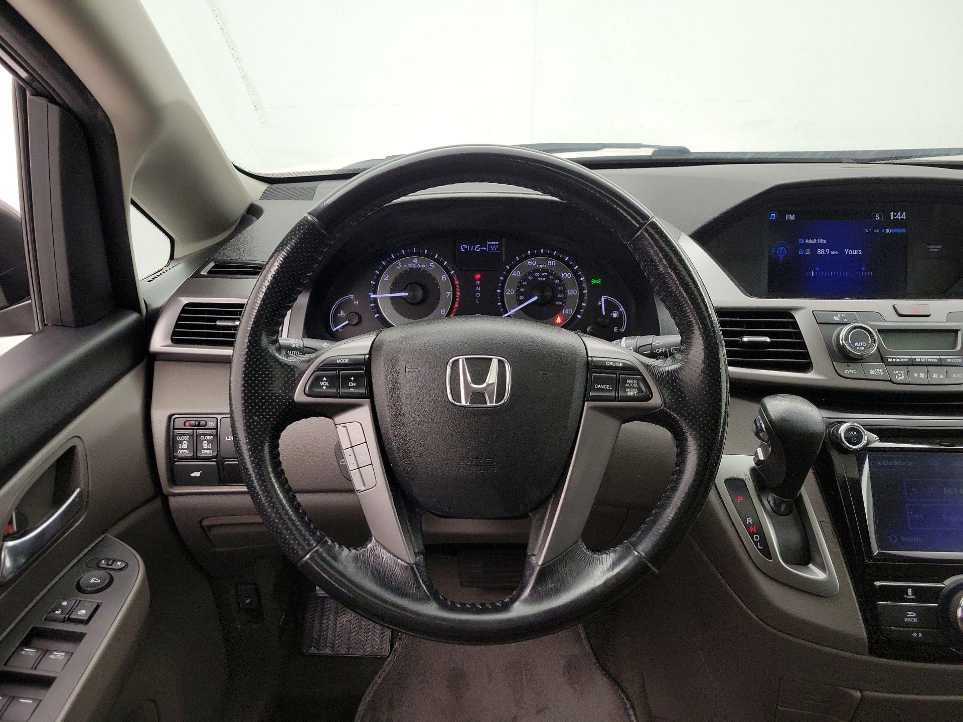 Thumbnail: 2015 Honda Odyssey - 10