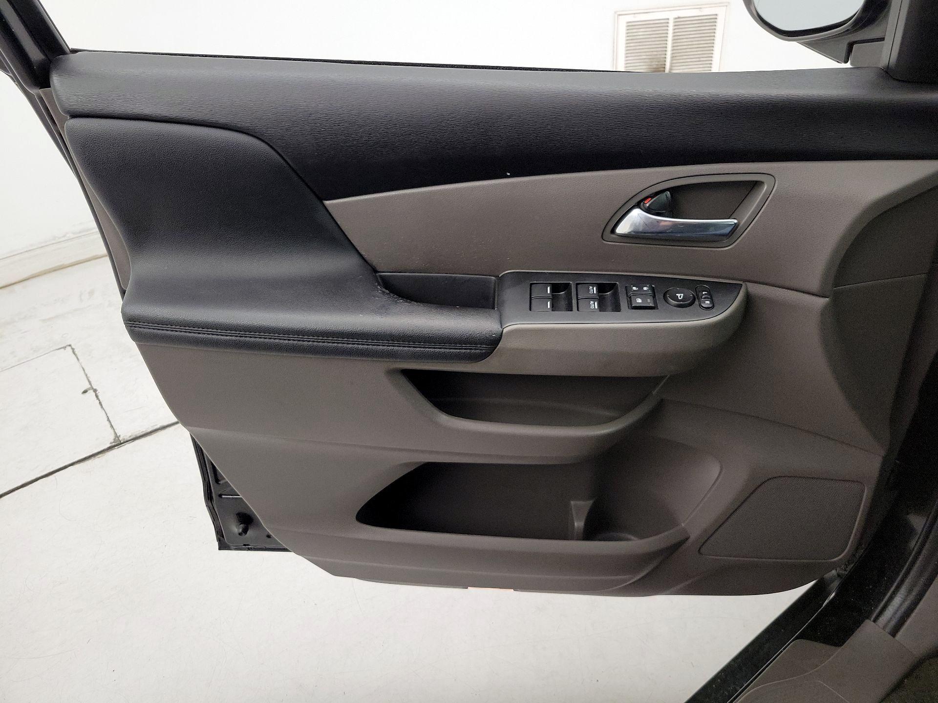 Thumbnail: 2015 Honda Odyssey - 12