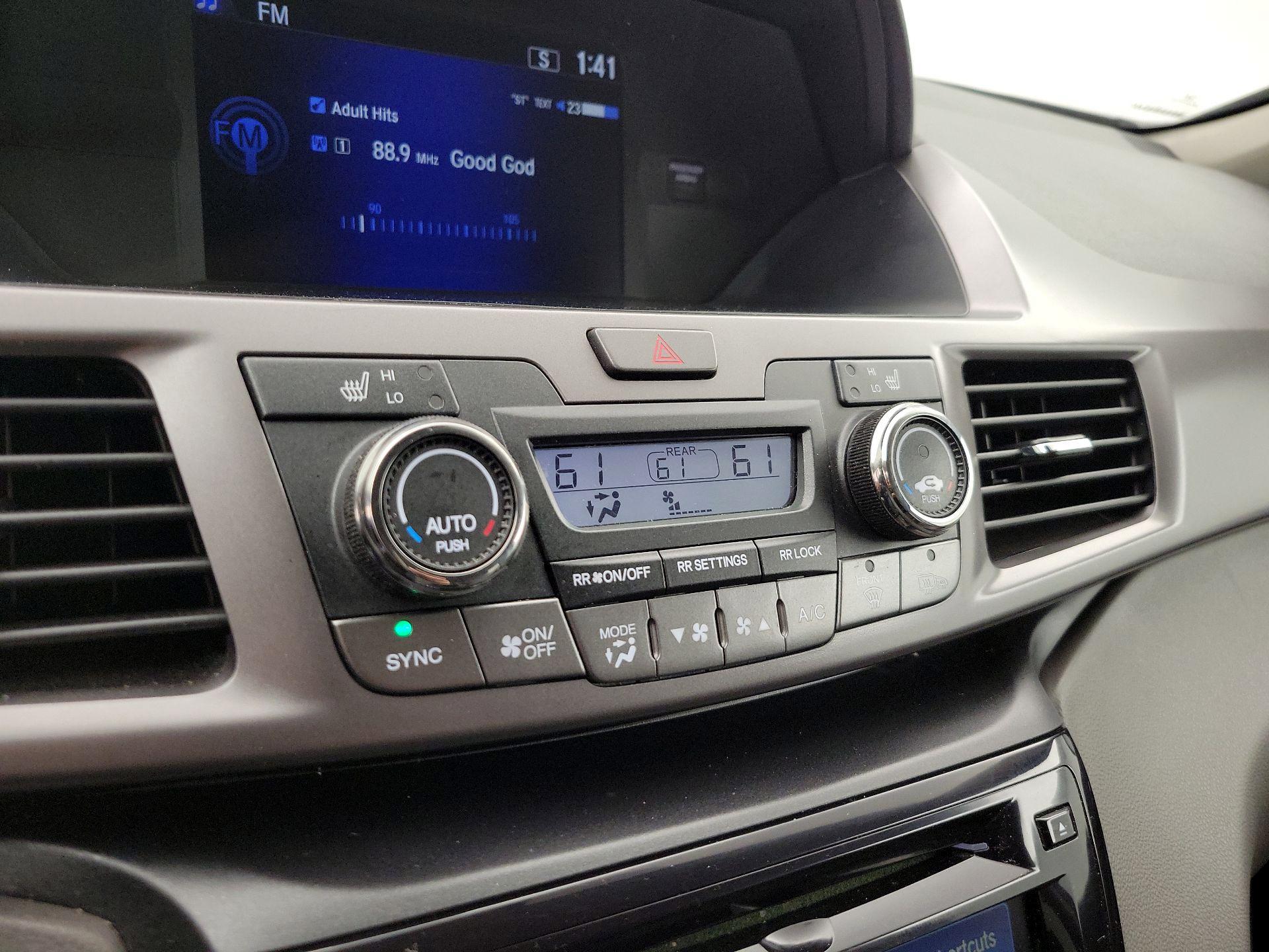 Thumbnail: 2015 Honda Odyssey - 16