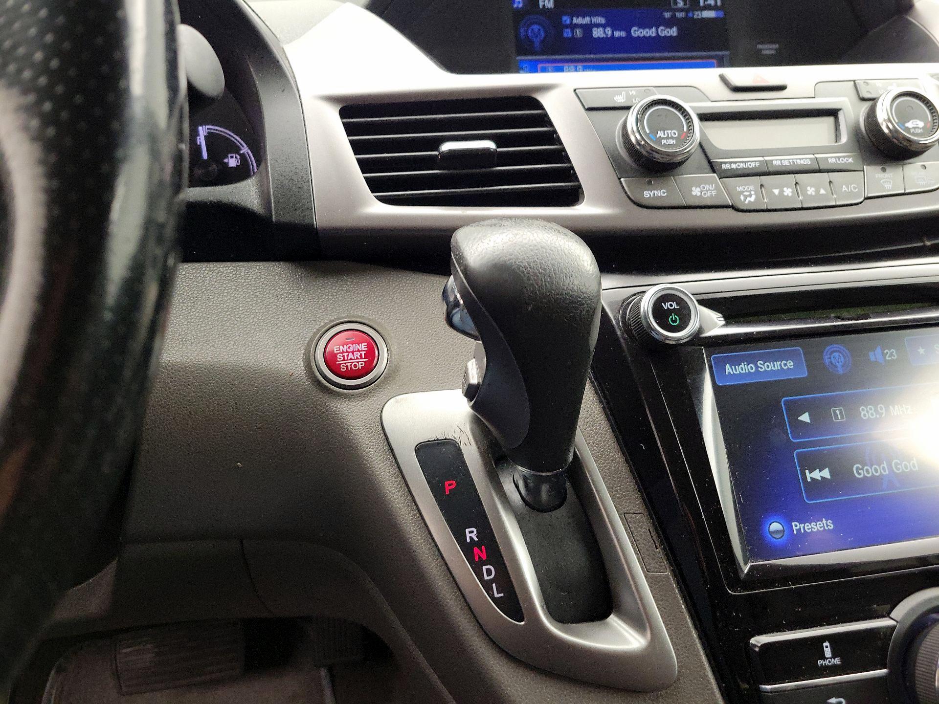 Thumbnail: 2015 Honda Odyssey - 17