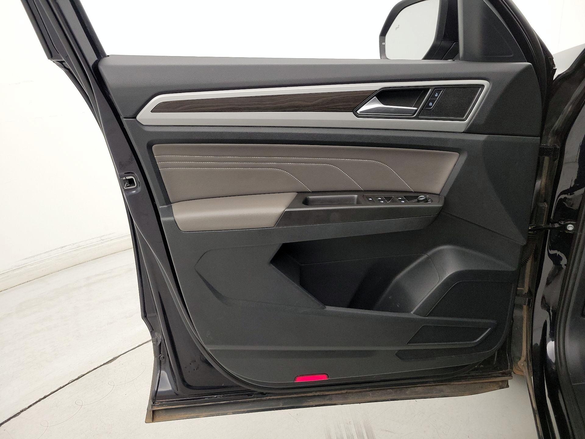 Thumbnail: 2023 Volkswagen Atlas - 12