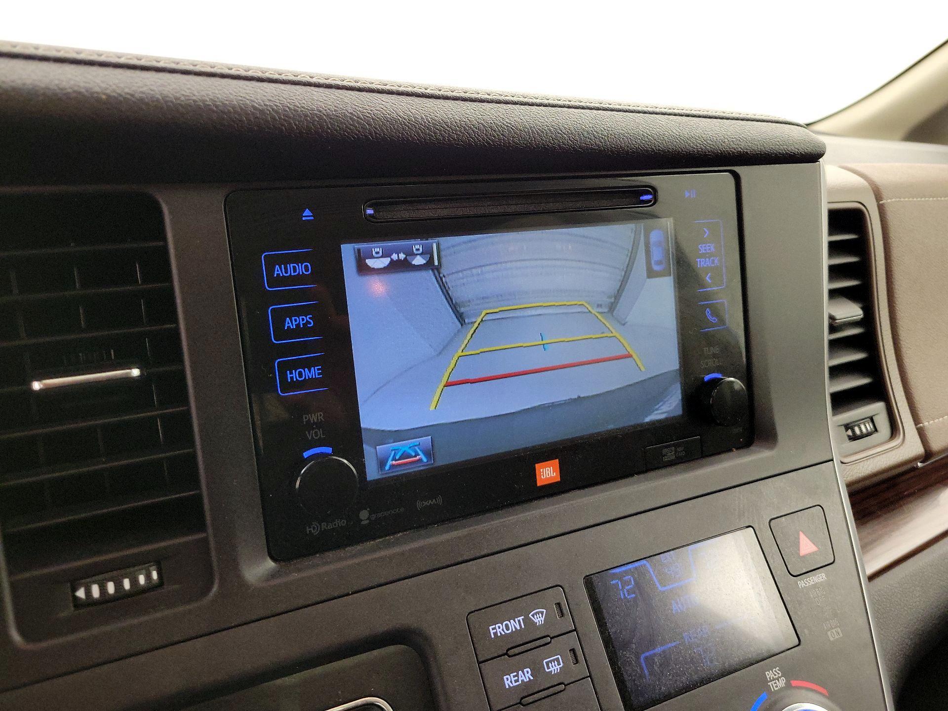 Thumbnail: 2016 Toyota Sienna - 15